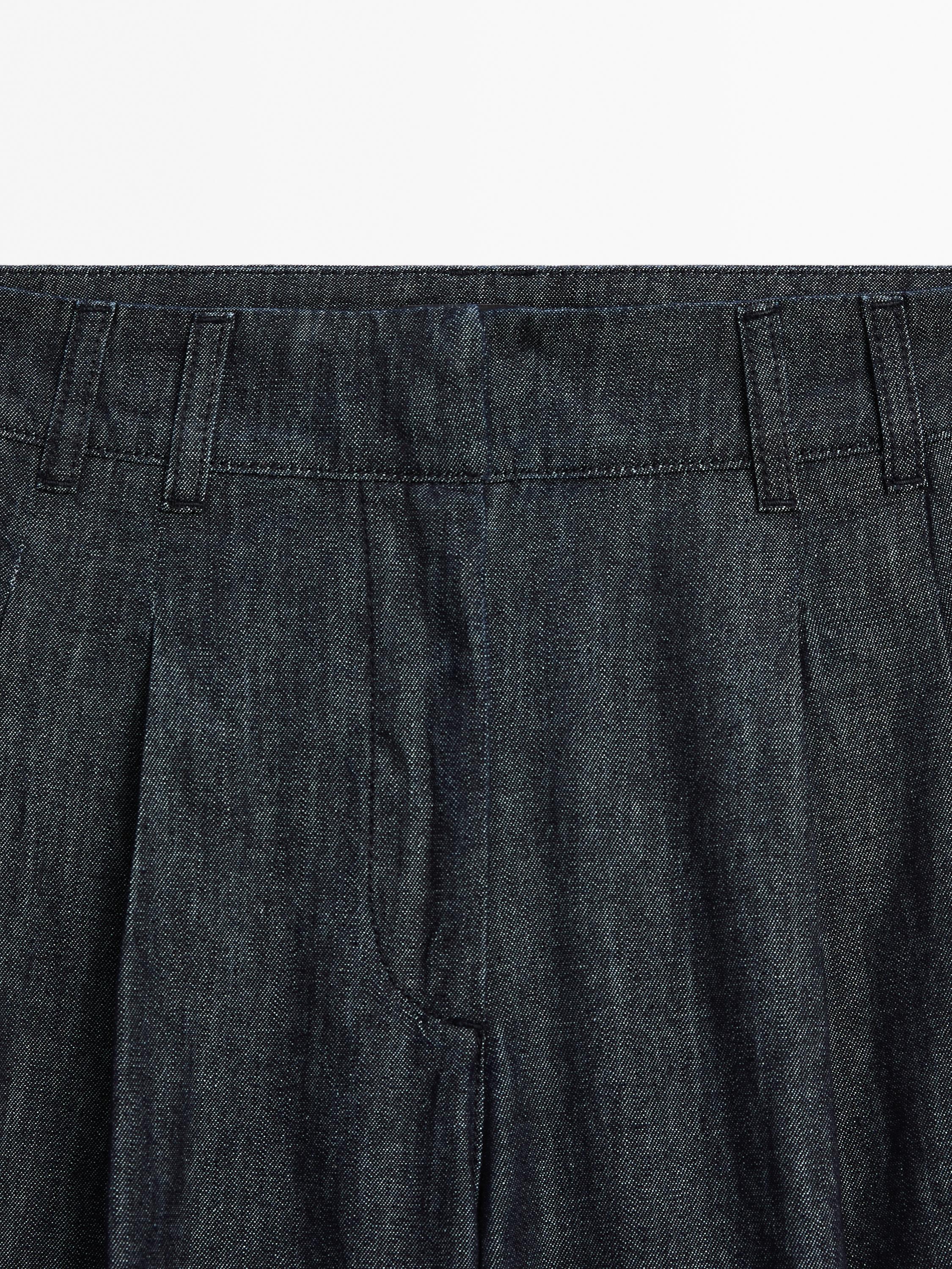 Lekkie jeansy z szerokimi nogawkami i wysokim stanem