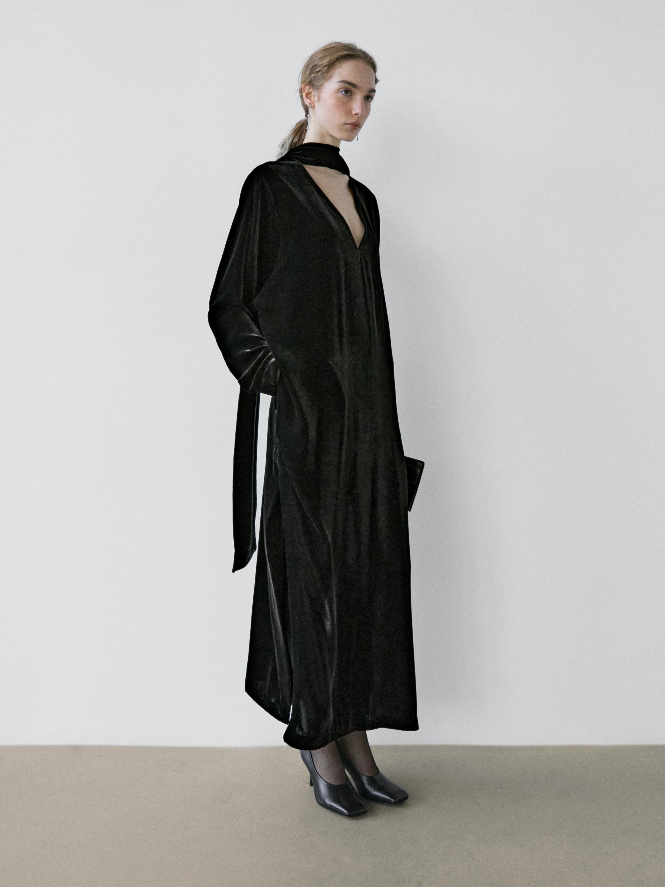 Long velvet dress with tied neck - STUDIO Black Dress | Massimo Dutti Long velvet dress with tied neck - STUDIO Black Dress | Massimo Dutti