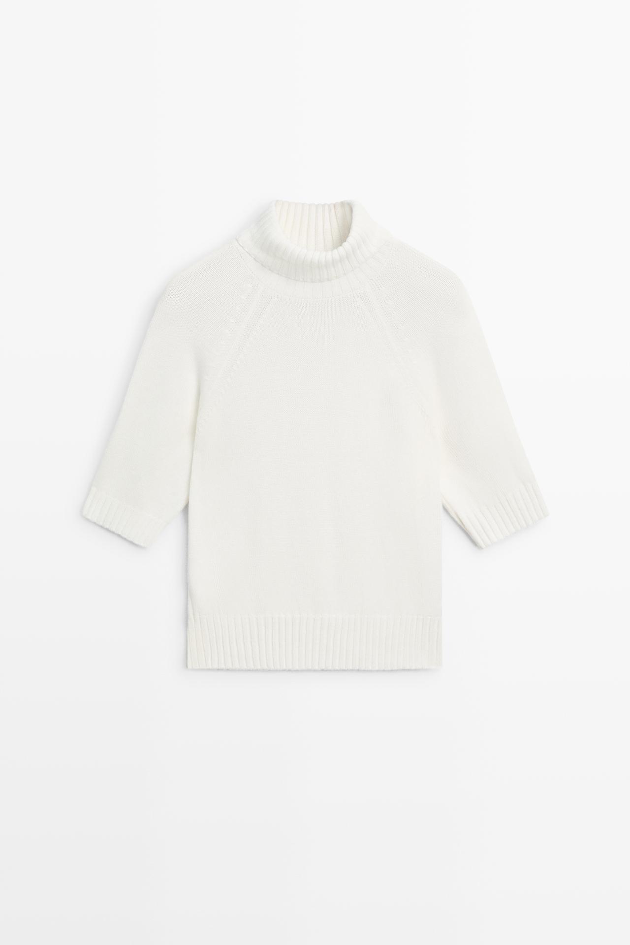 Turtleneck knit sweater — WHITE