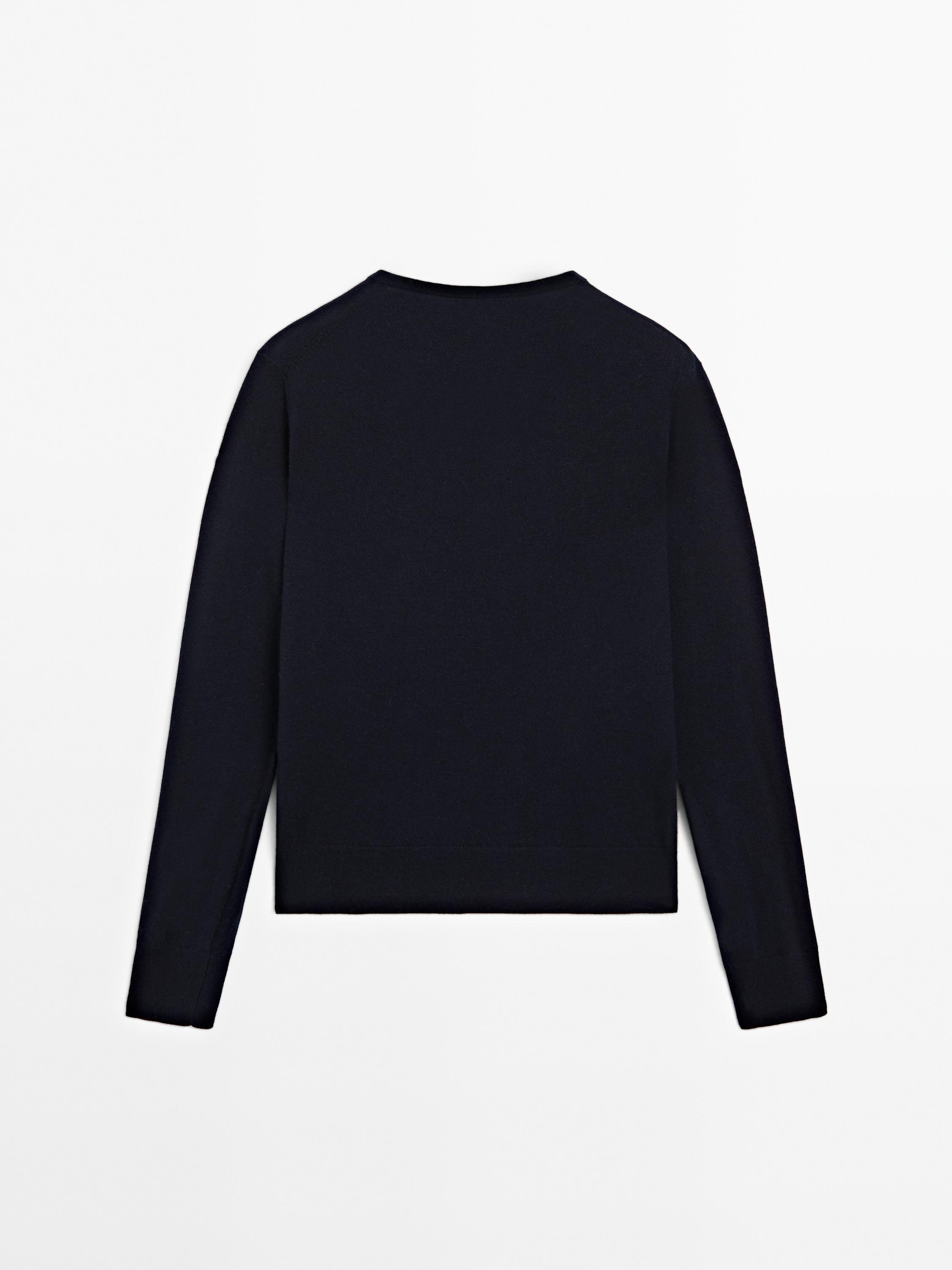 Wool blend V-neck knit sweater