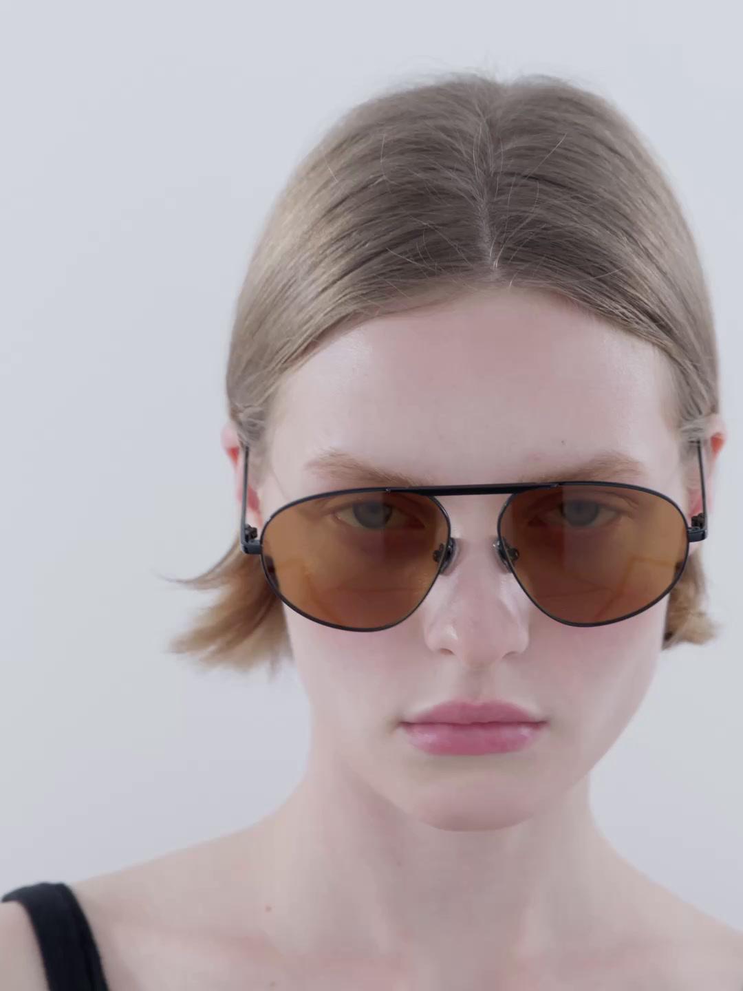 Metal aviator sunglasses