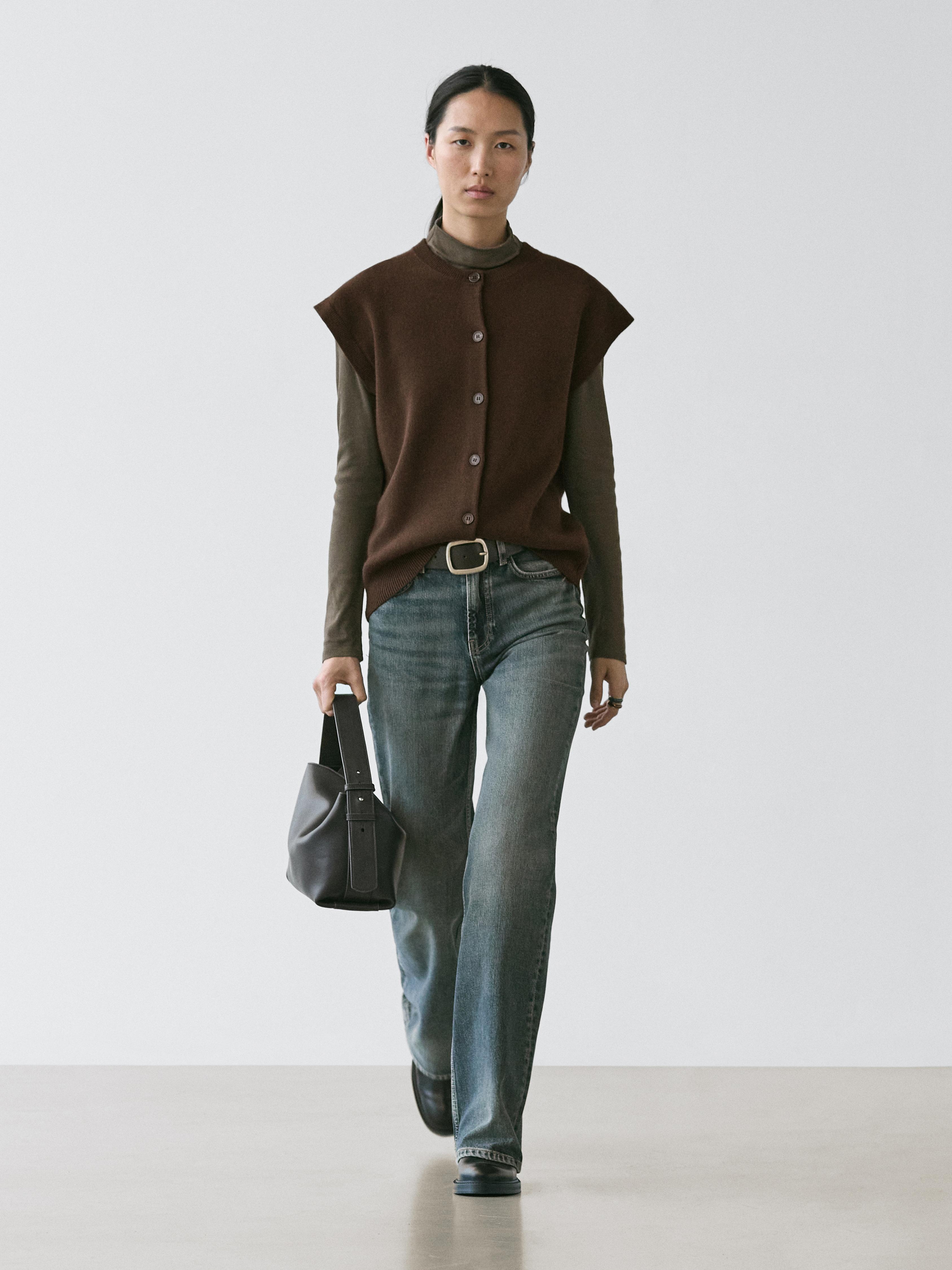 Vestă din tricot cu guler rotund