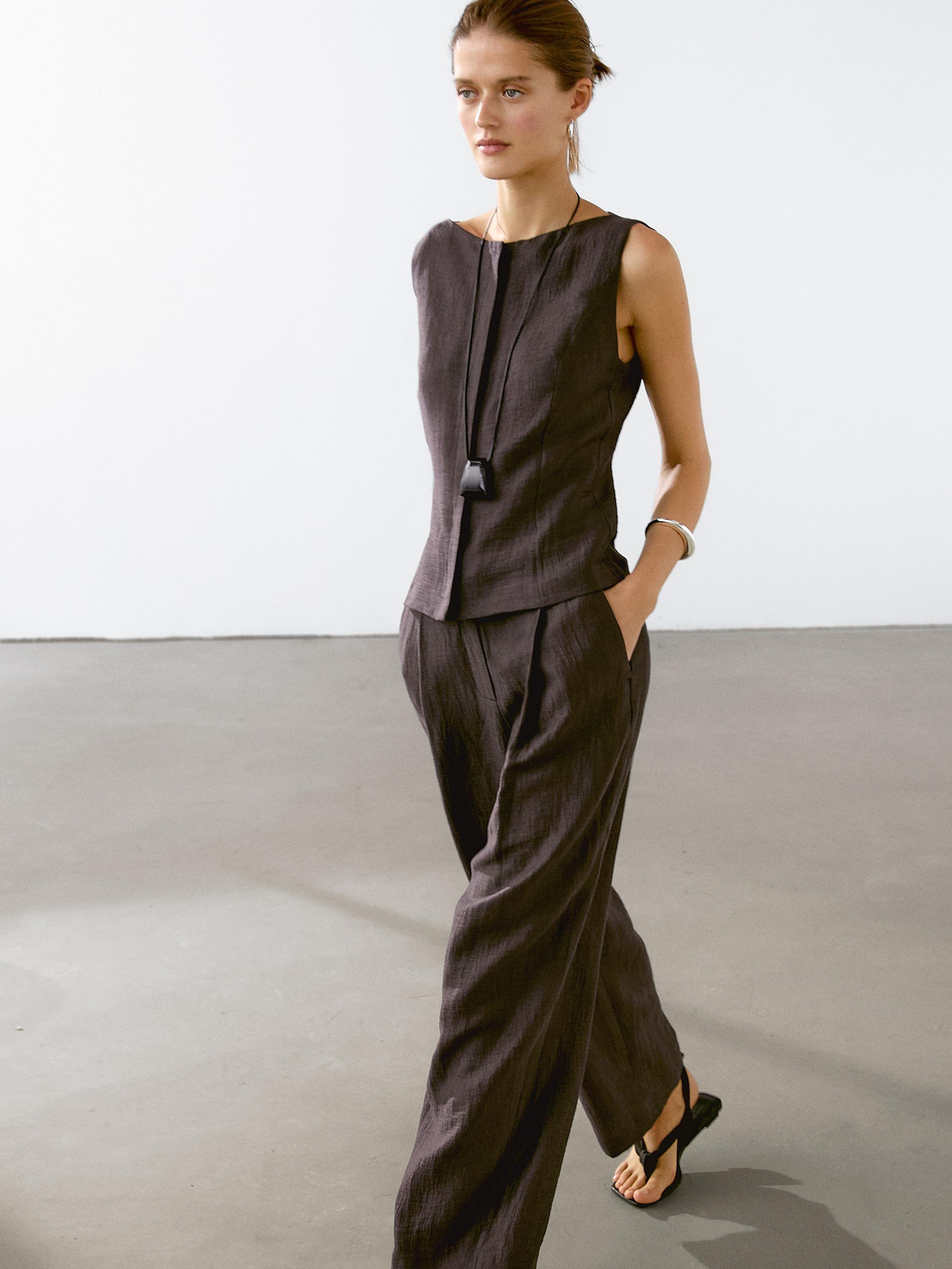 Linen blend round neck waistcoat