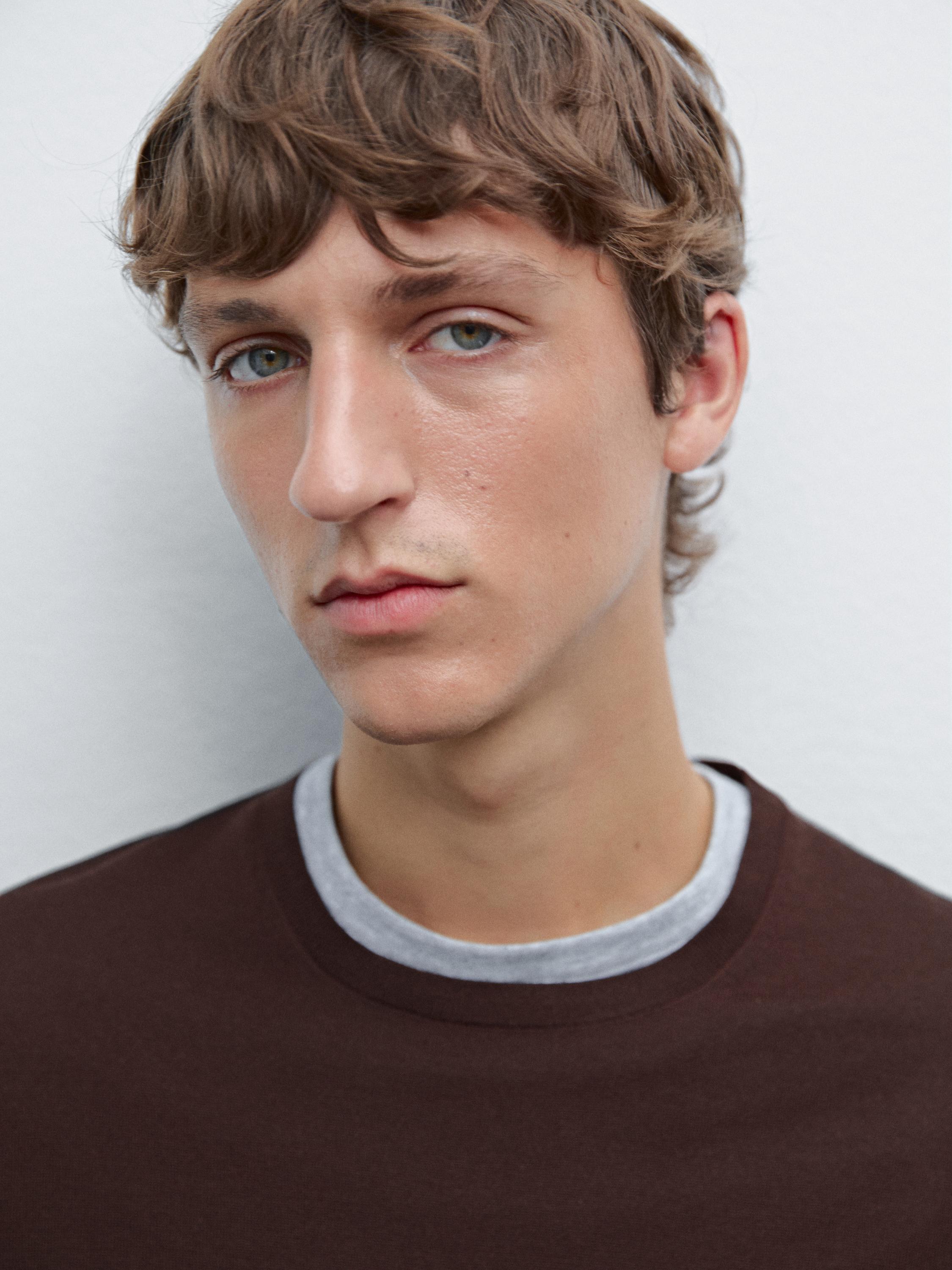 Merino wool crew neck knit sweater