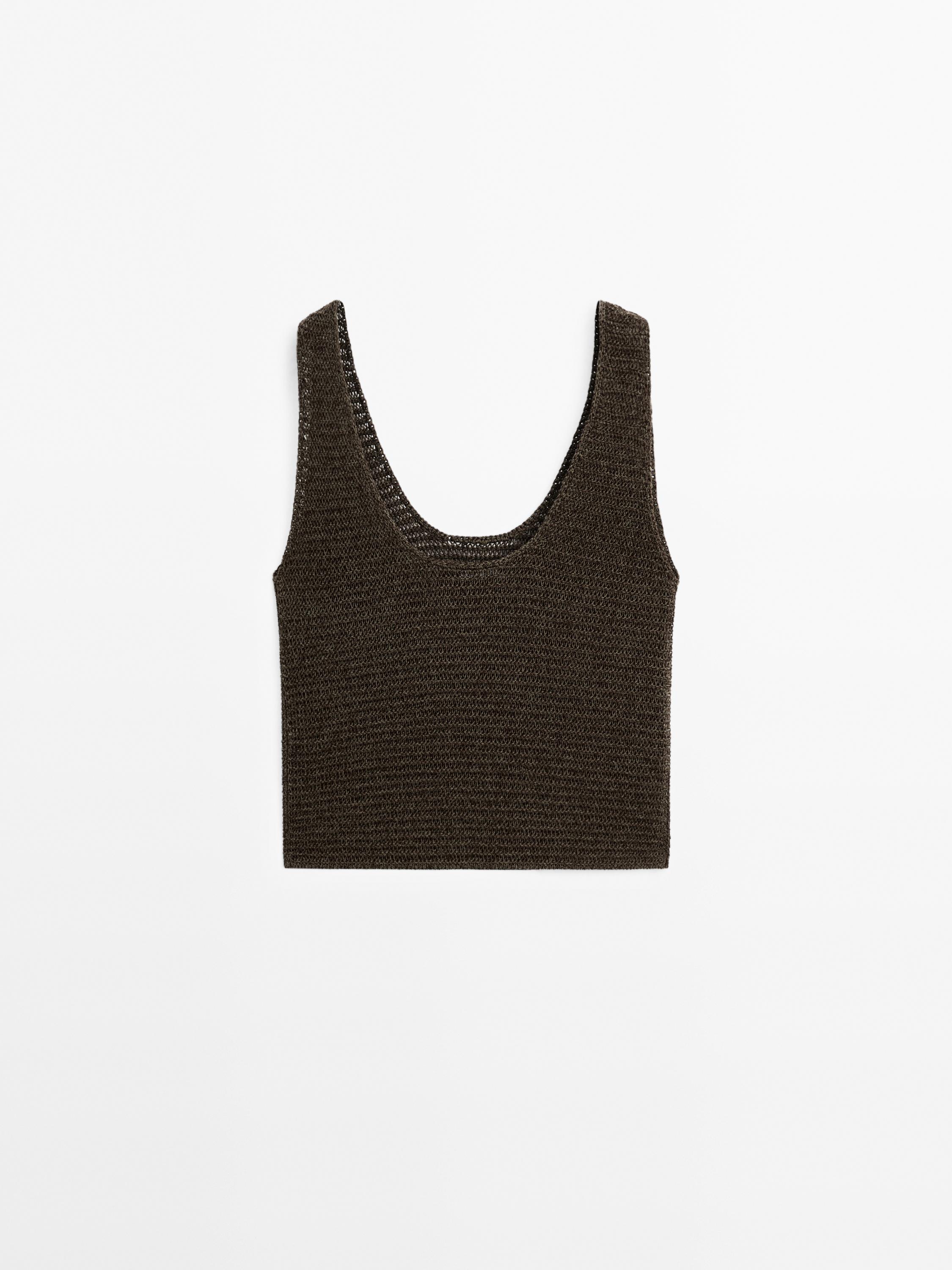 Cotton blend knit top with round neckline