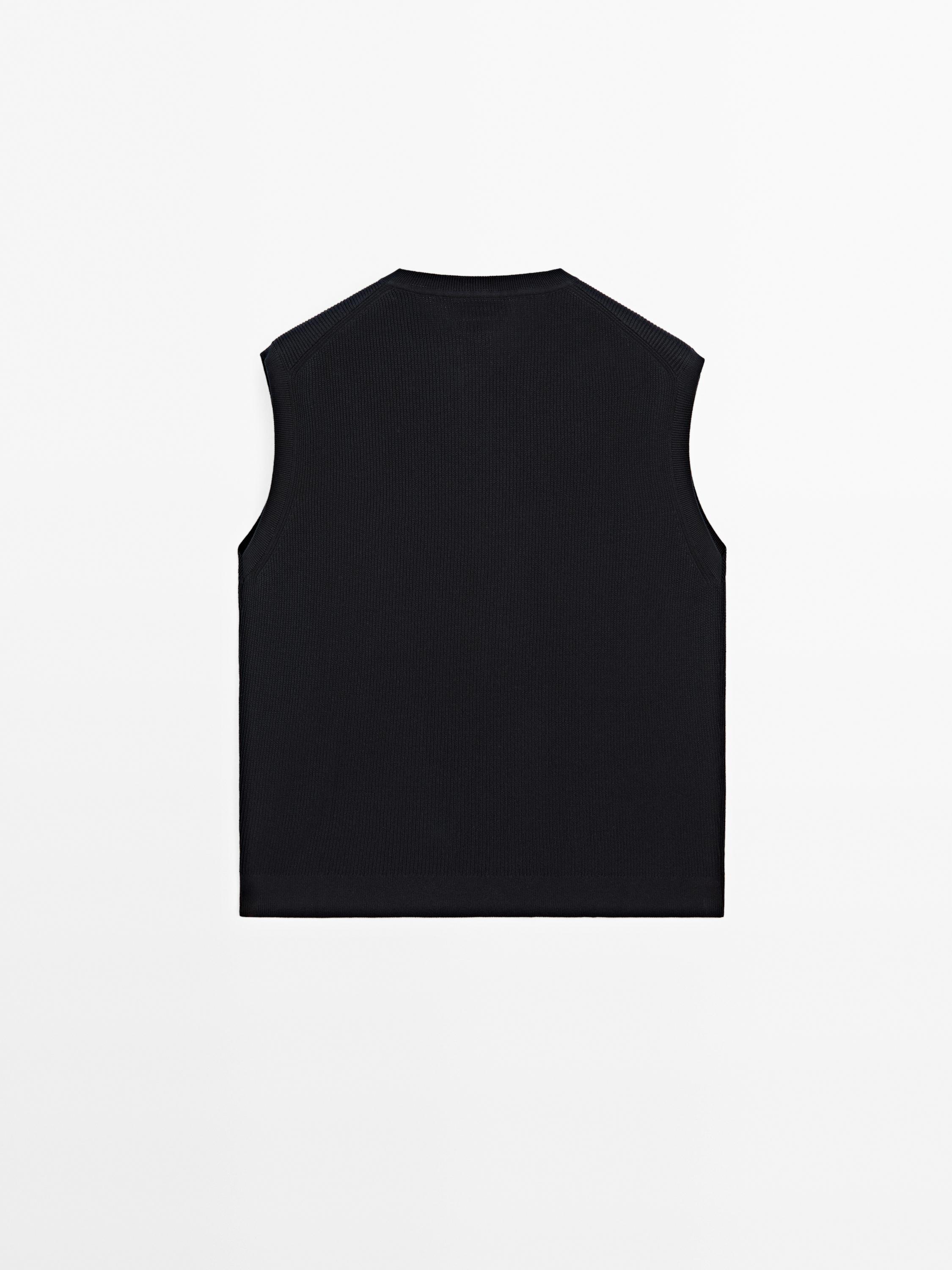 V-neck knit vest
