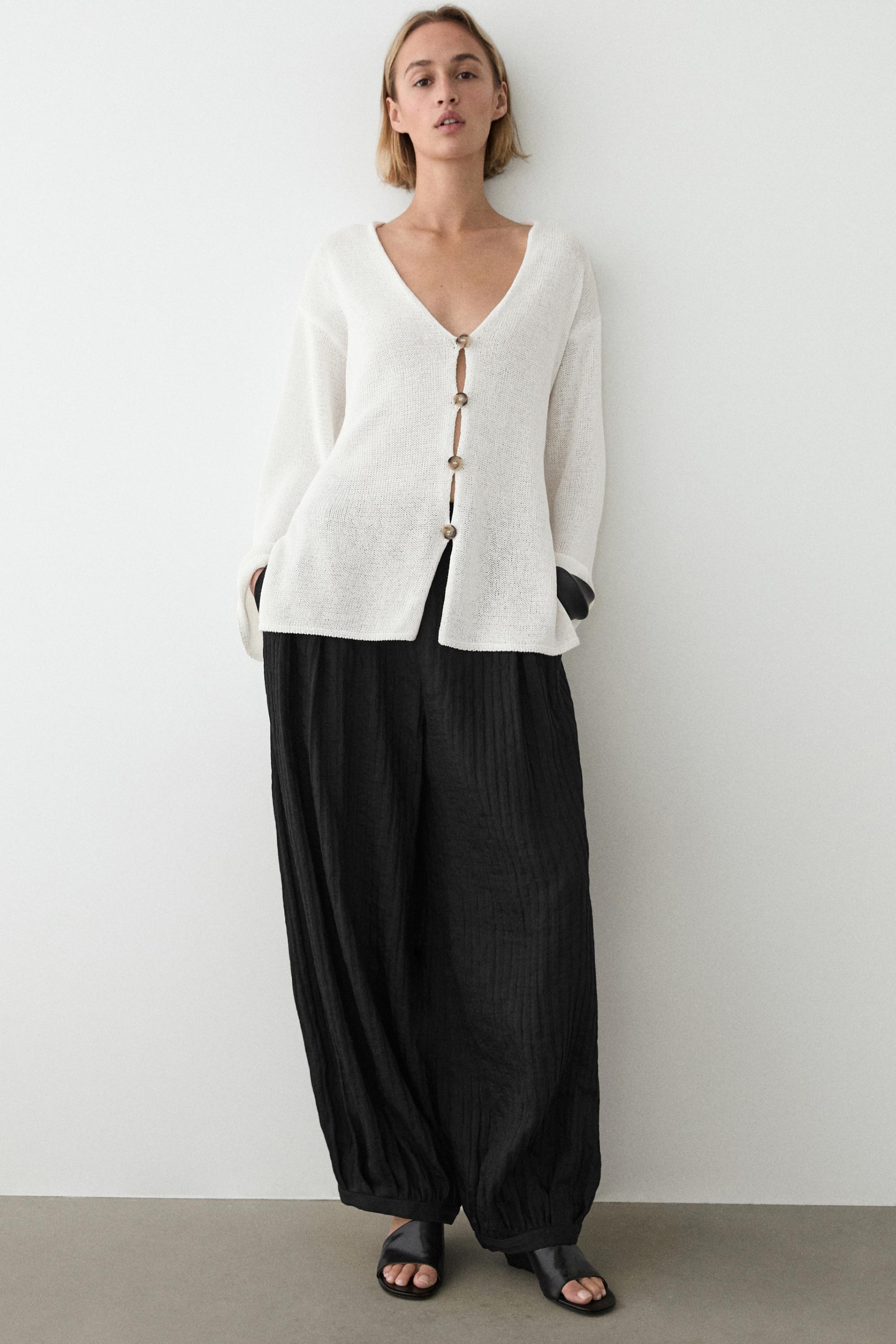 Long knit V-neck cardigan — WHITE
