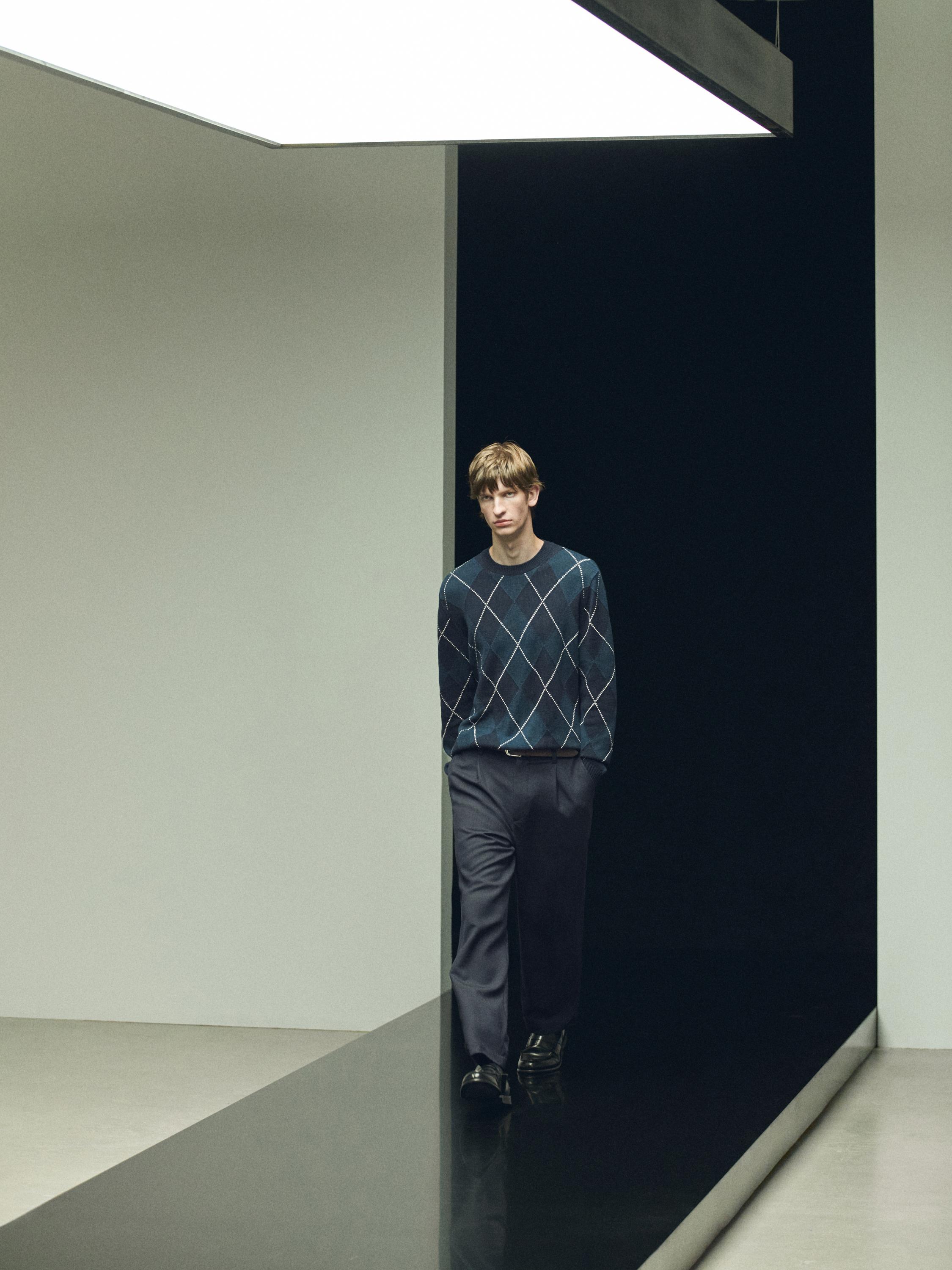Cotton knit sweater with argyle detail — BLUE