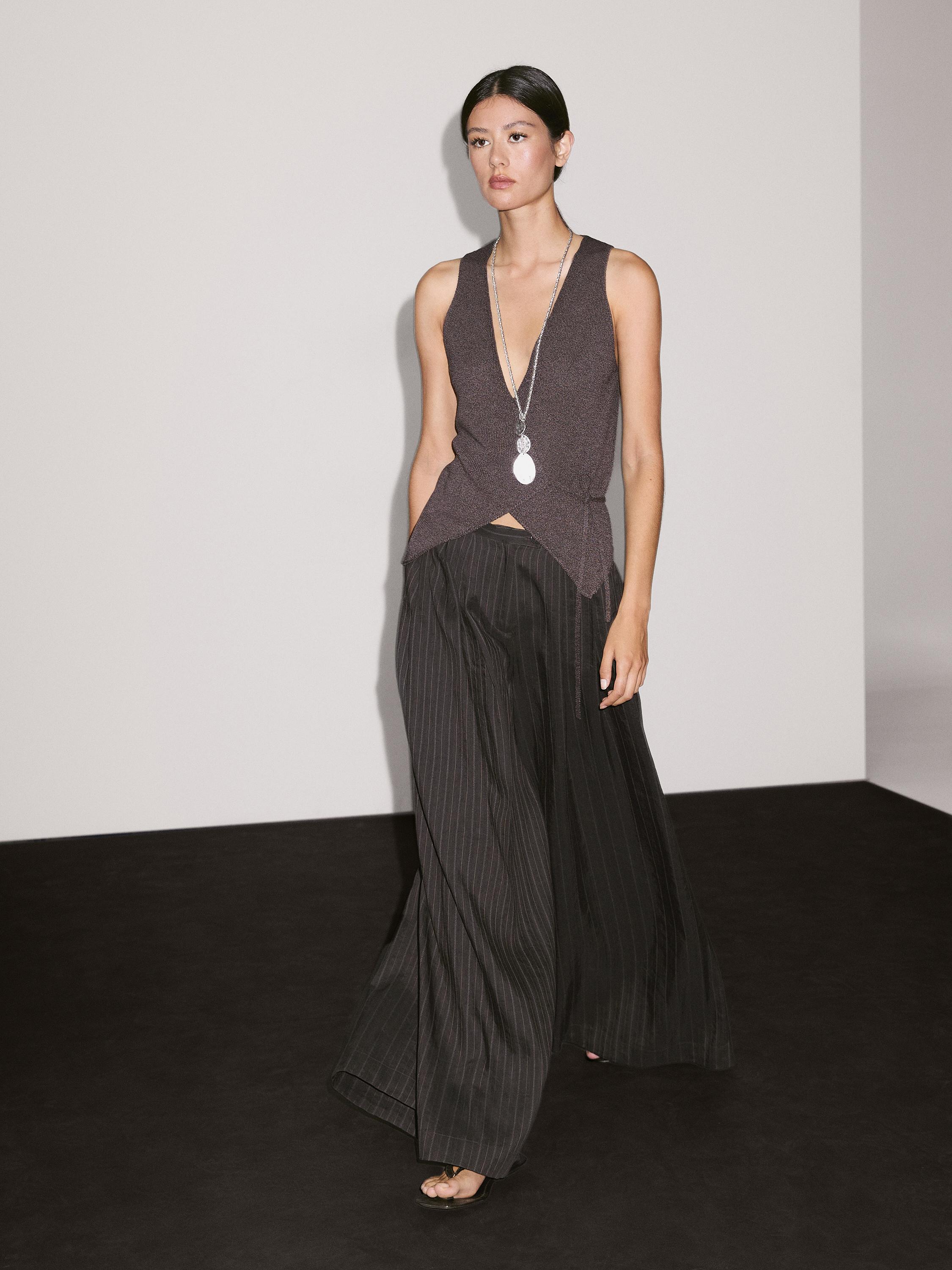Wide-leg trousers with striped detail