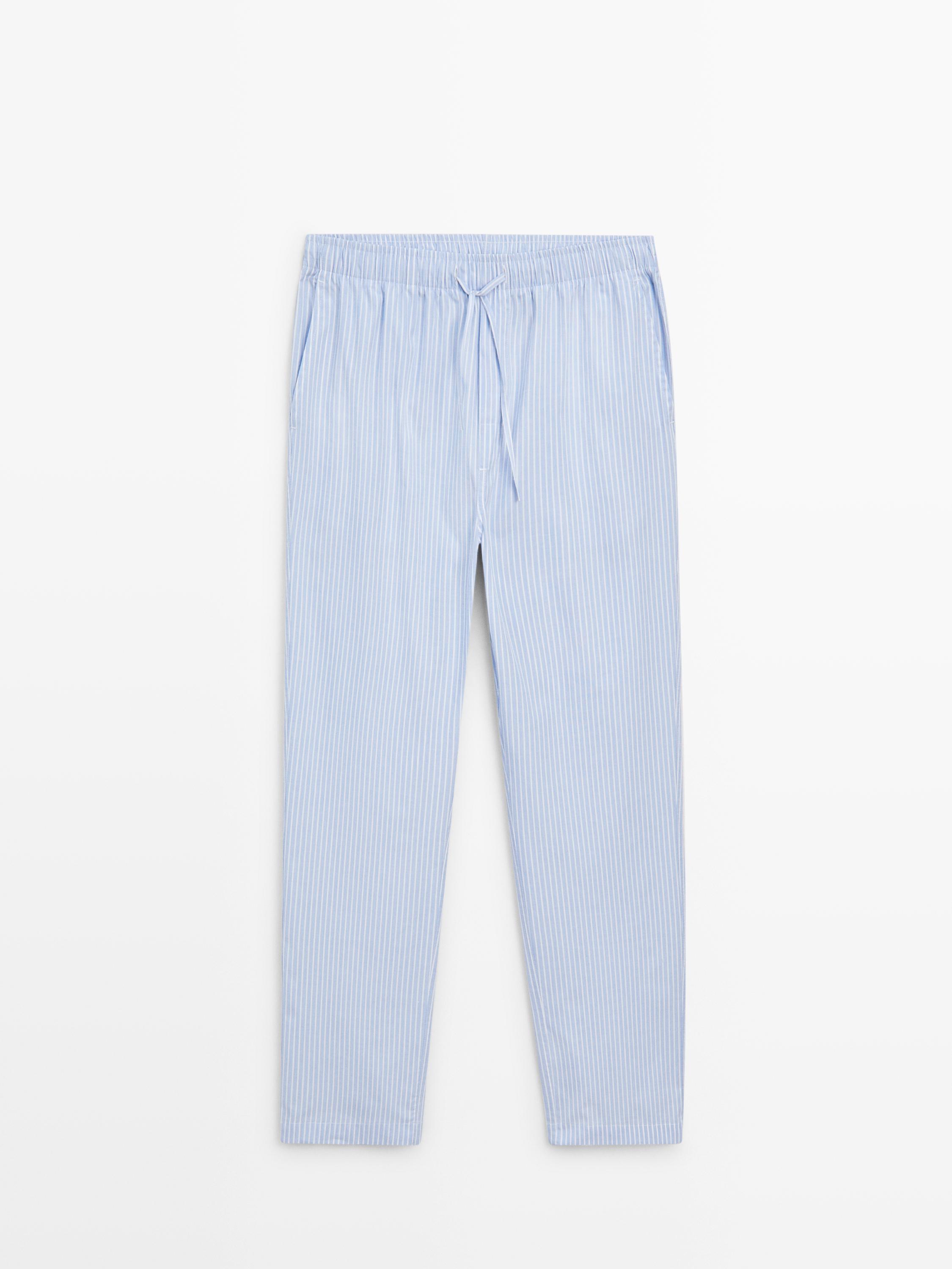 Pyjama avec haut à manches courtes et pantalon à rayures