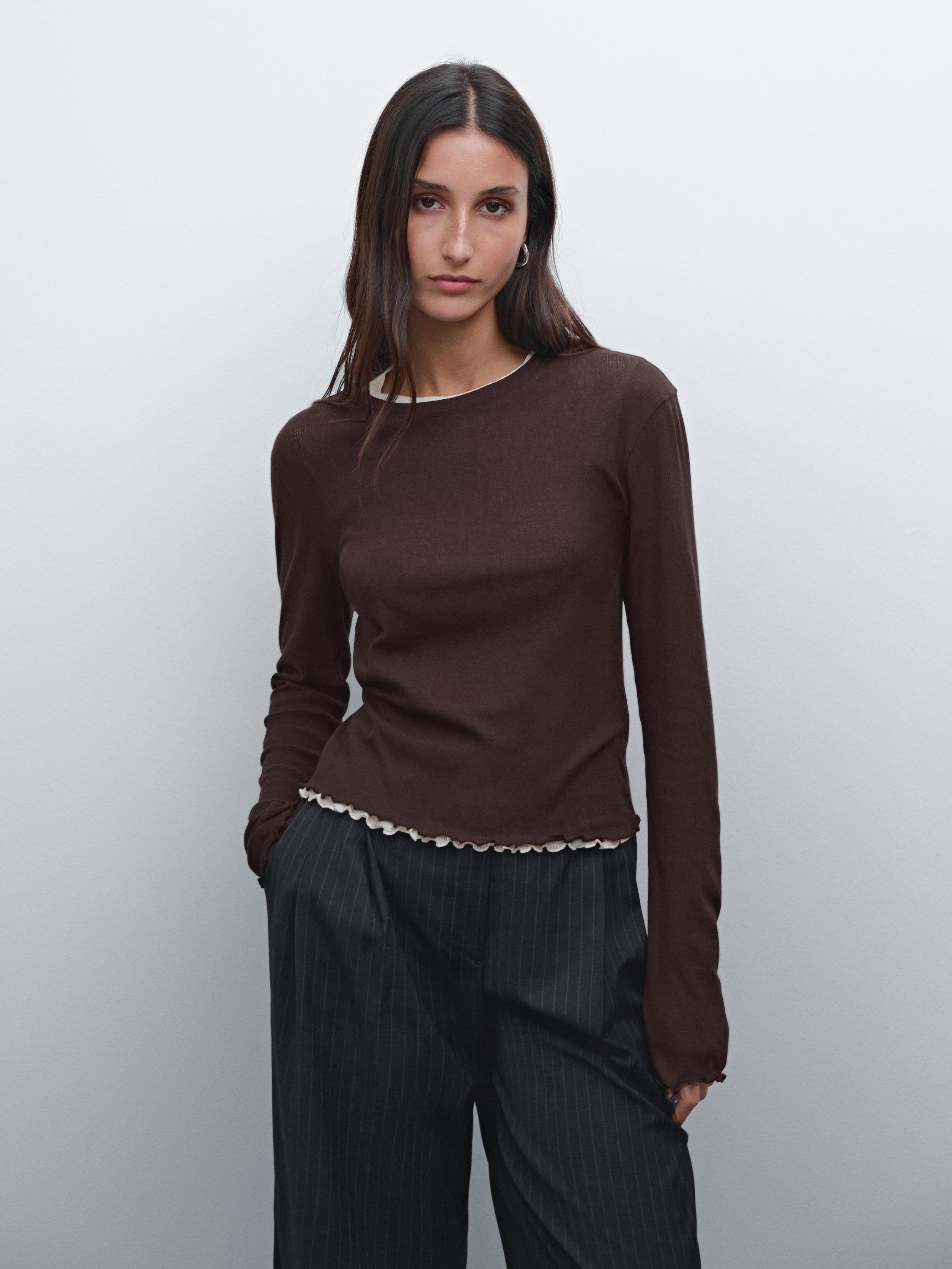 Double-layer T-shirt with wavy ribbed detail
