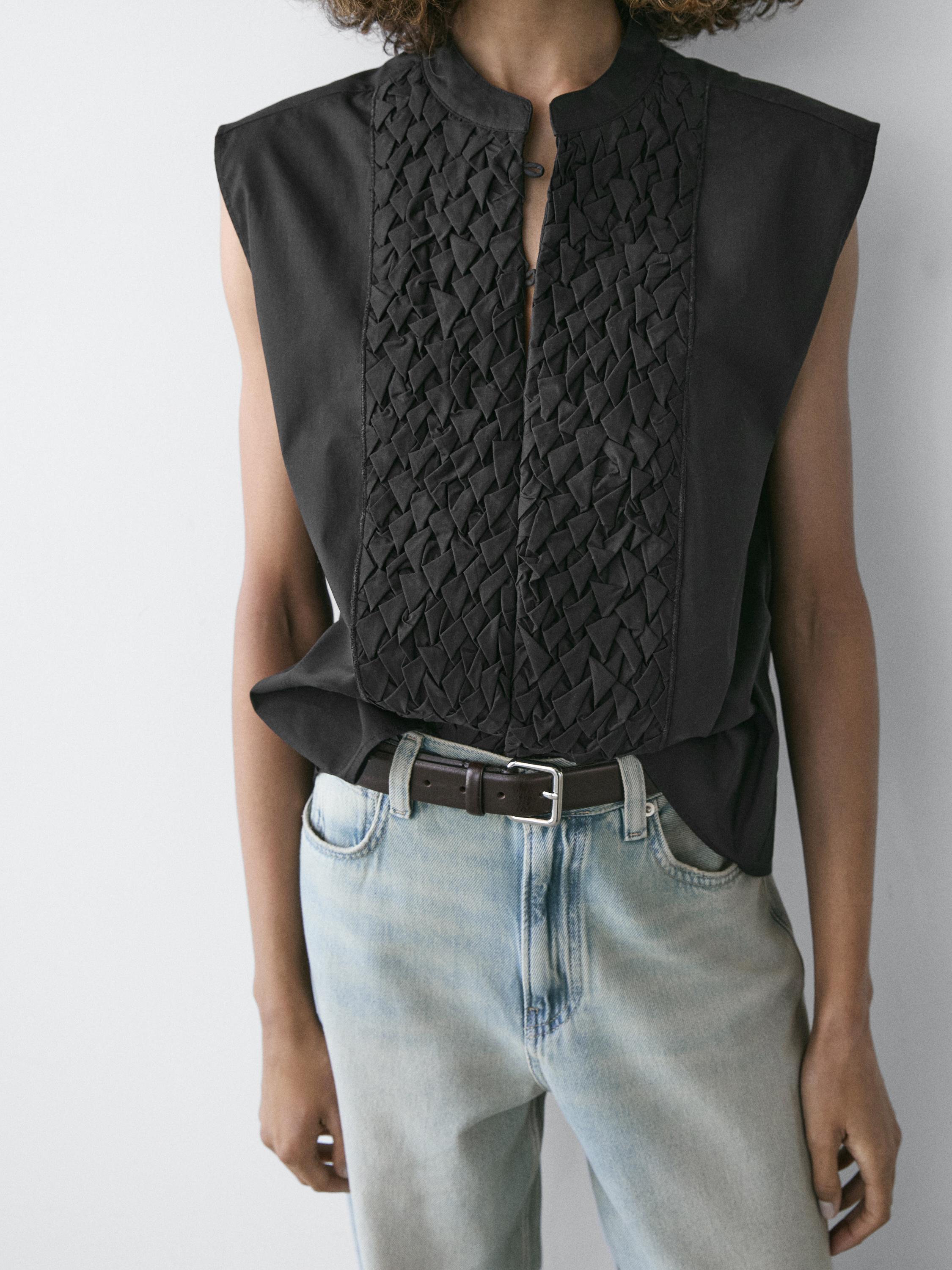 Pamuklu göğüs detaylı yelek