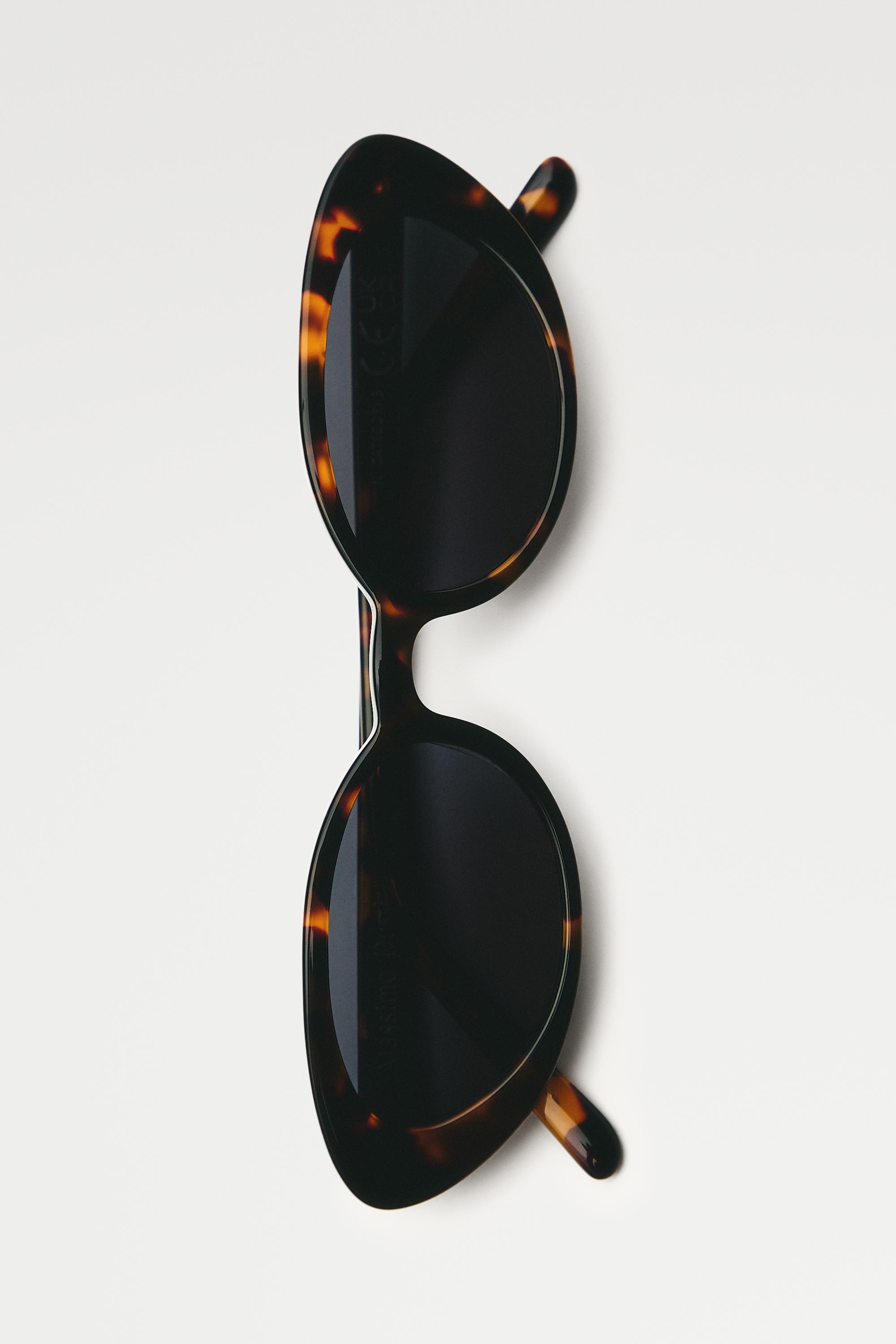 Tortoiseshell sunglasses — BROWN