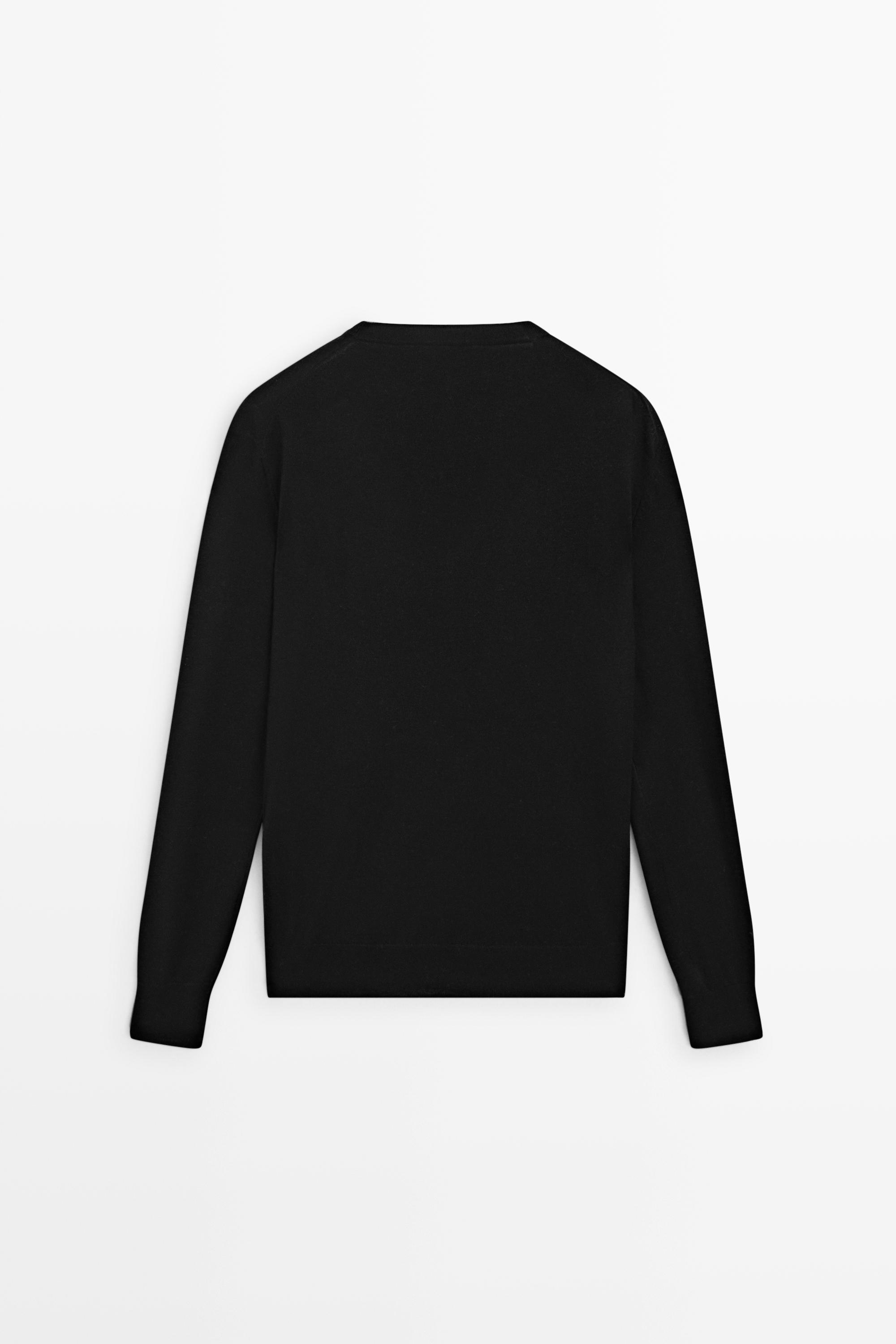 V-neck knit sweater — BLACK