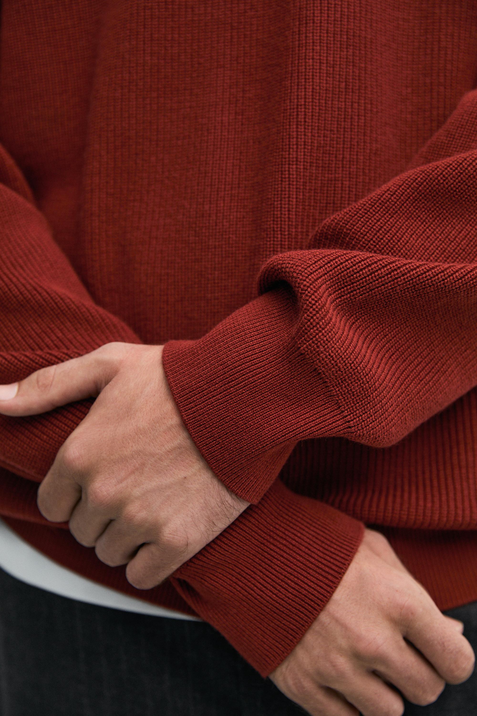 Round neck knit sweater — ORANGE