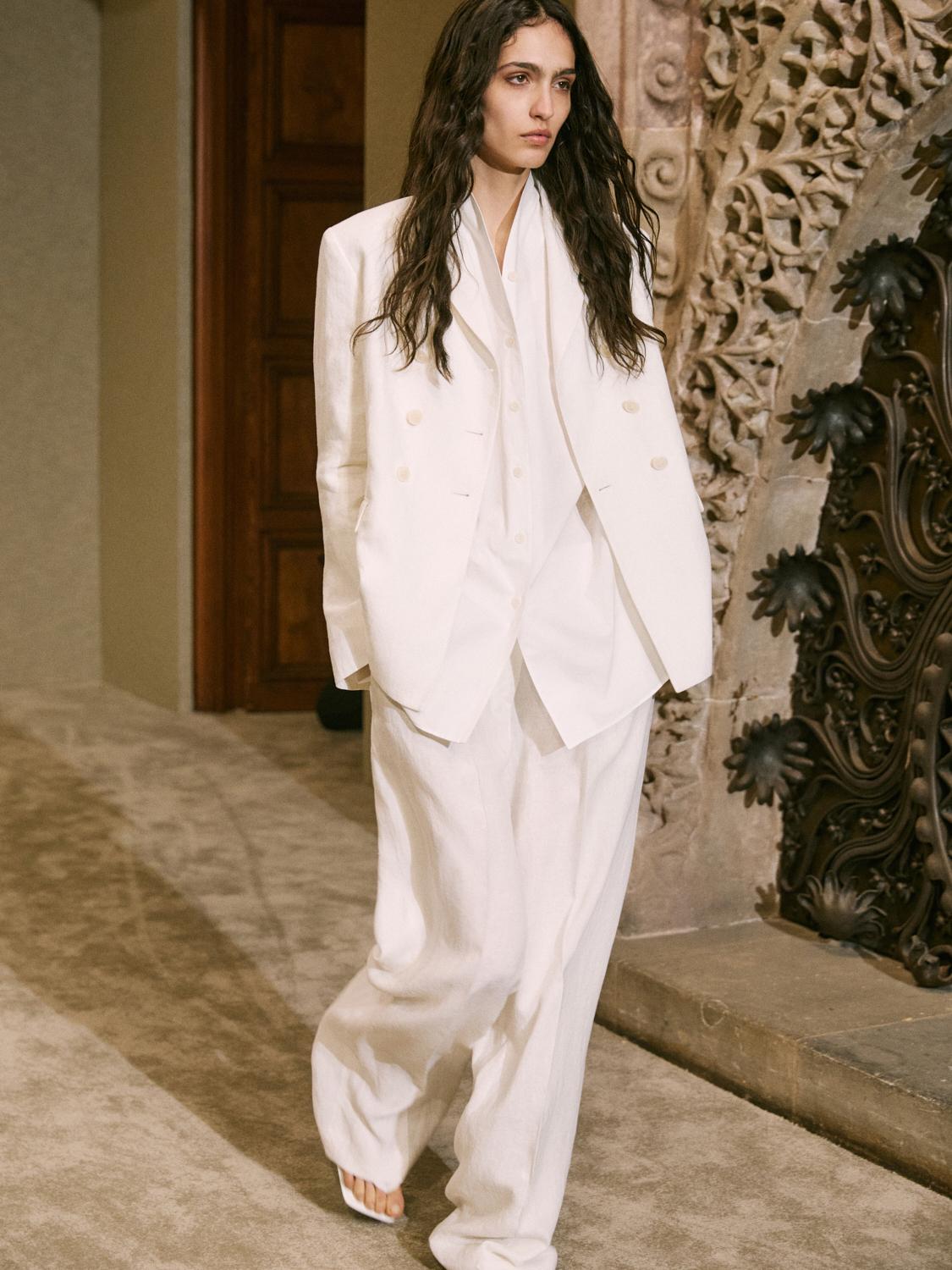 SBL-RUNWAY-11 CREAM