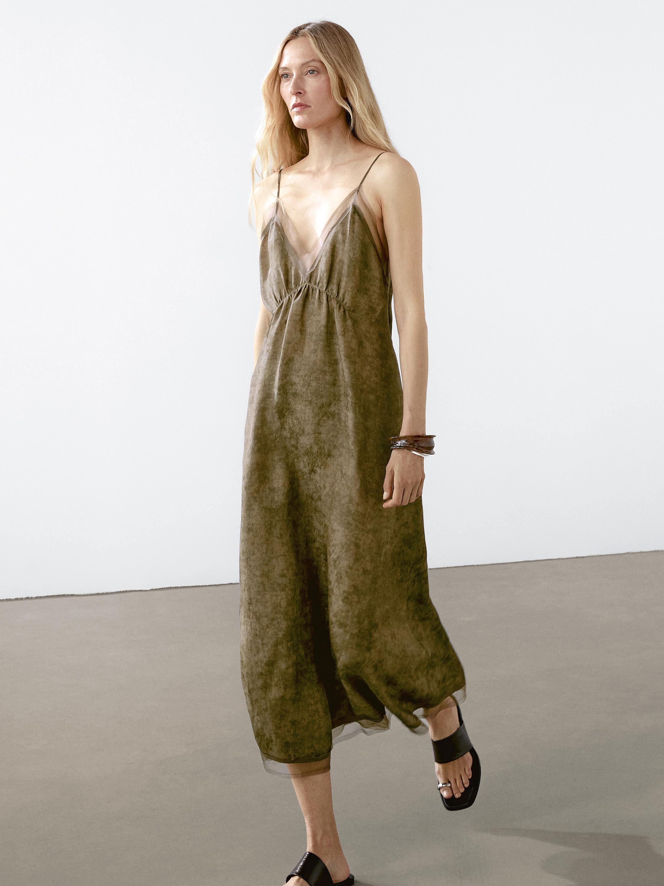 Vestido midi lencero detalle transparencia