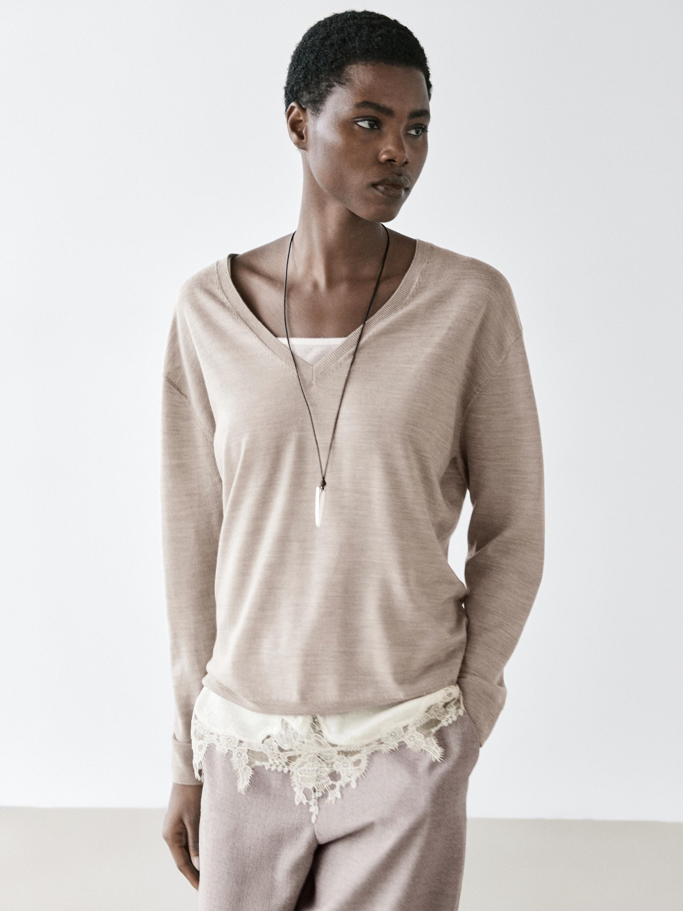 100% wool V-neck knit sweater — MINK