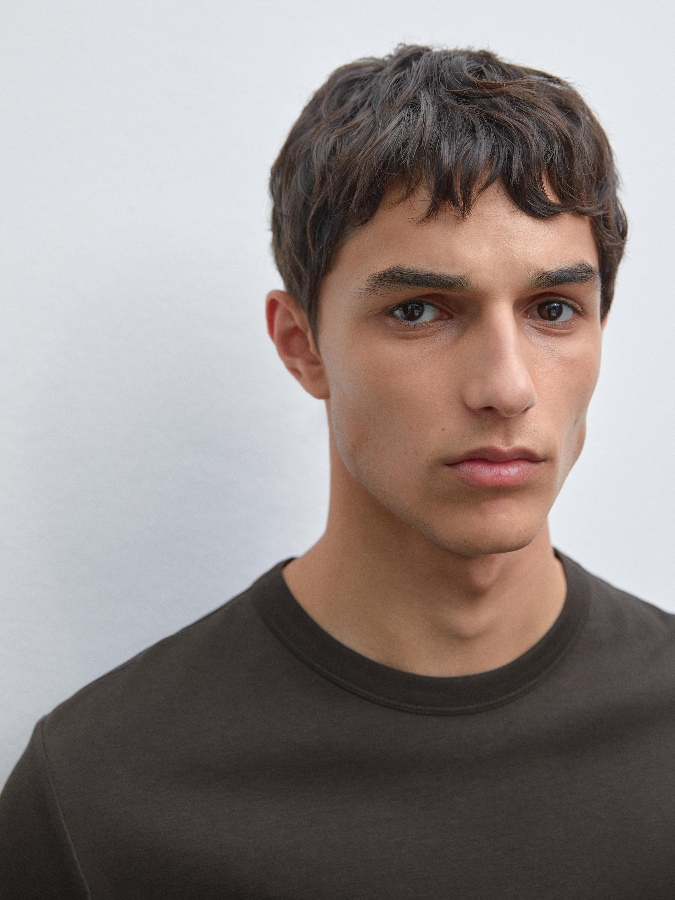 Short sleeve cotton blend T-shirt