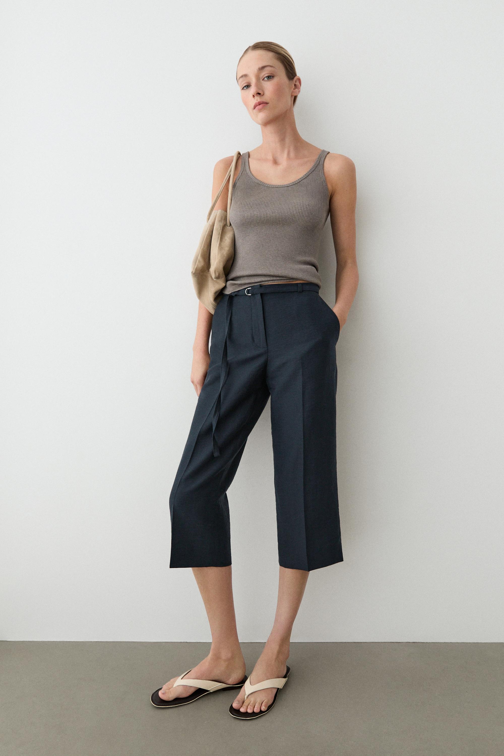 Flowing cotton and linen blend Bermuda shorts with belt — NAVY BLUE
