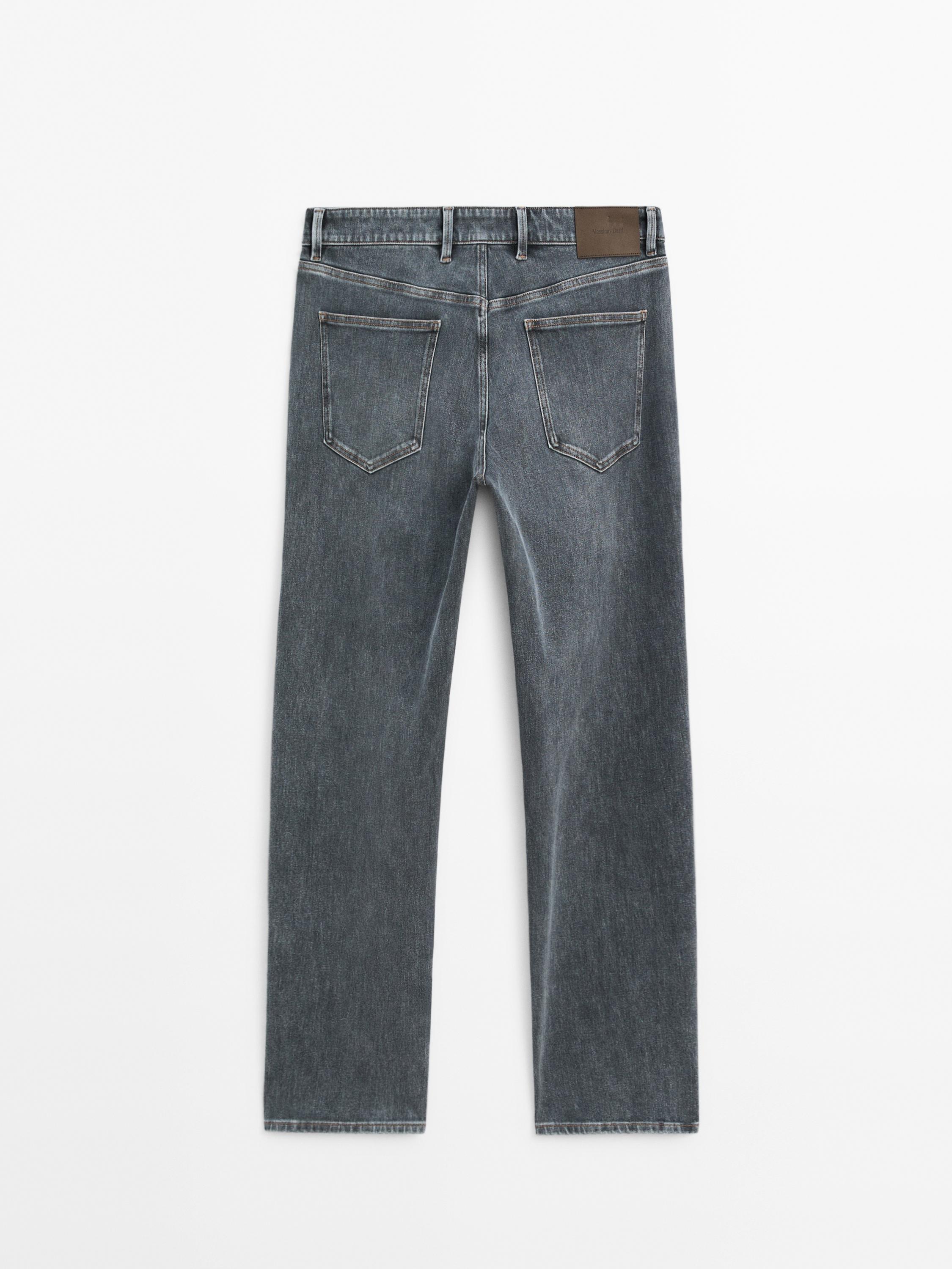 Tapered fit jeans
