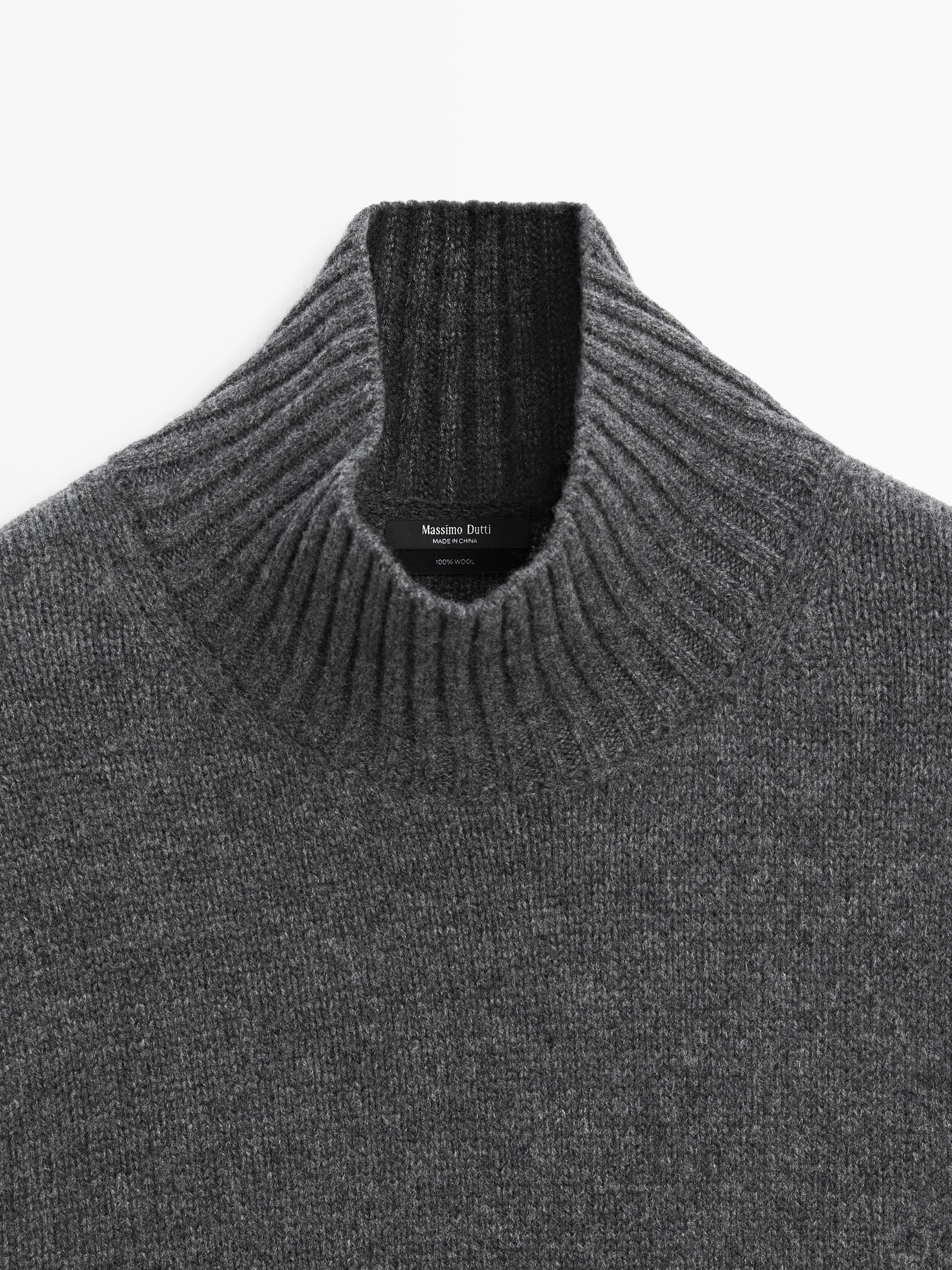2400~Turtleneck DEMPSTER Sweater with Nylon Details