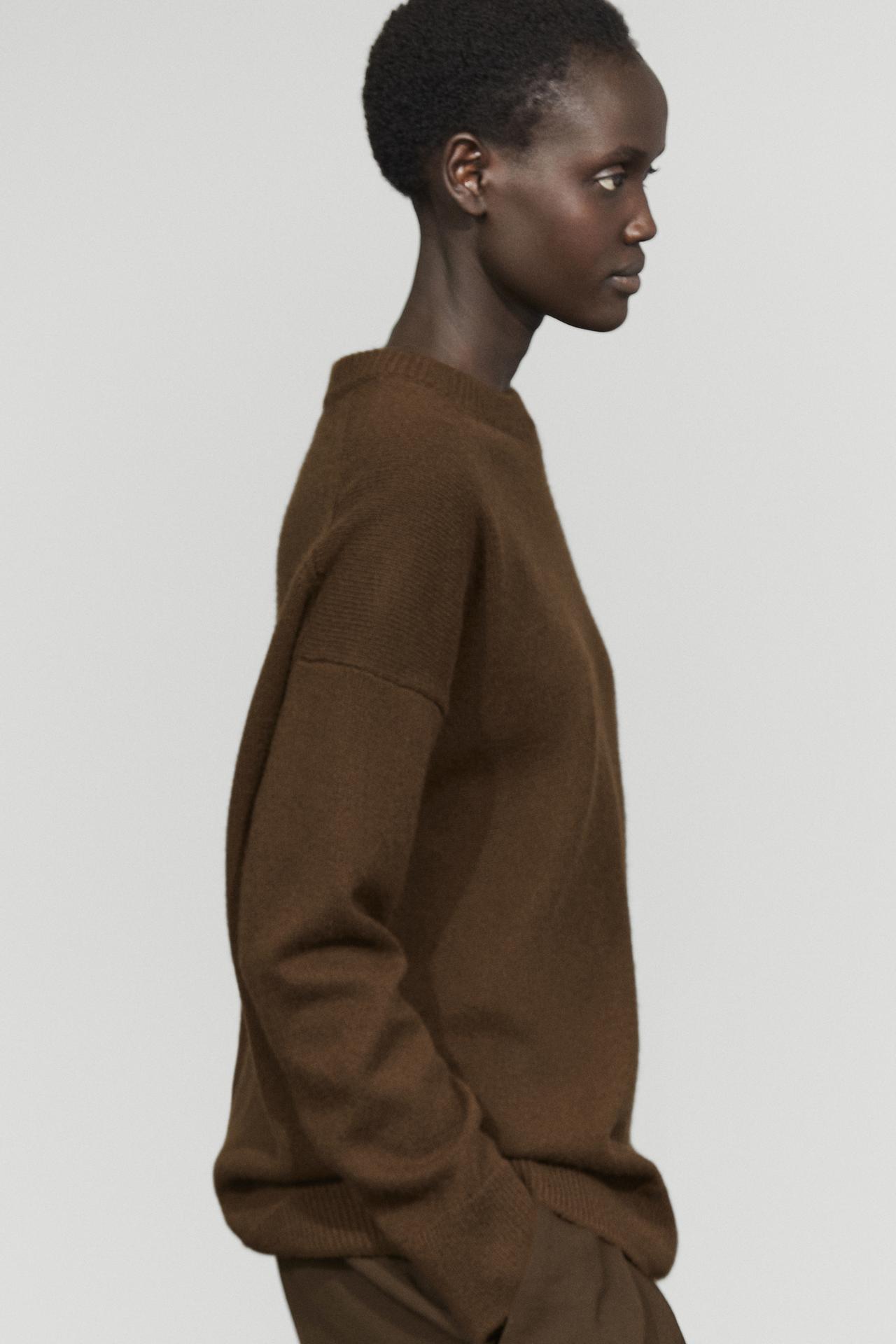 100% cashmere oversize knit sweater — TOFFEE