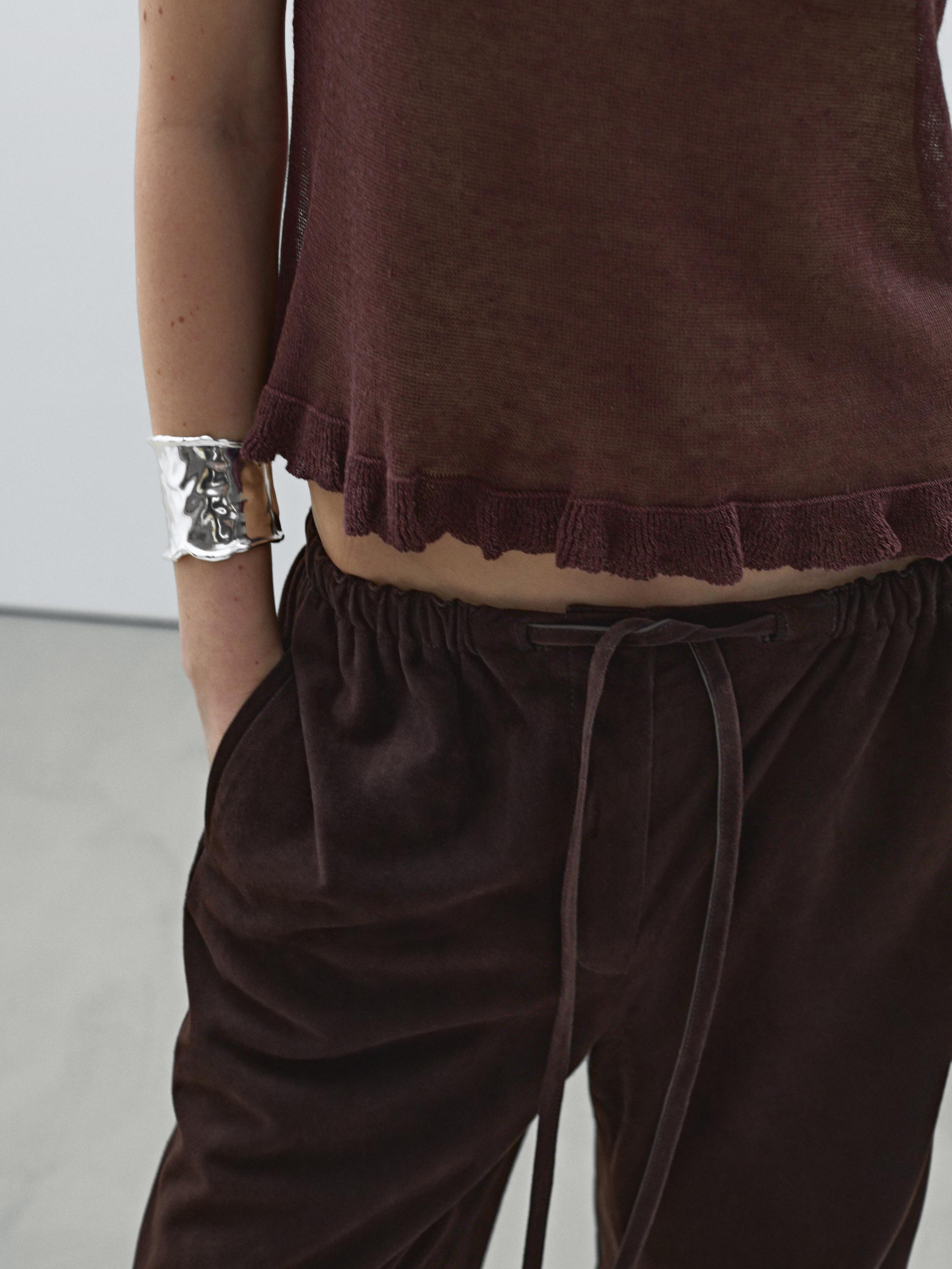 100% linen T-shirt with ruffled hem