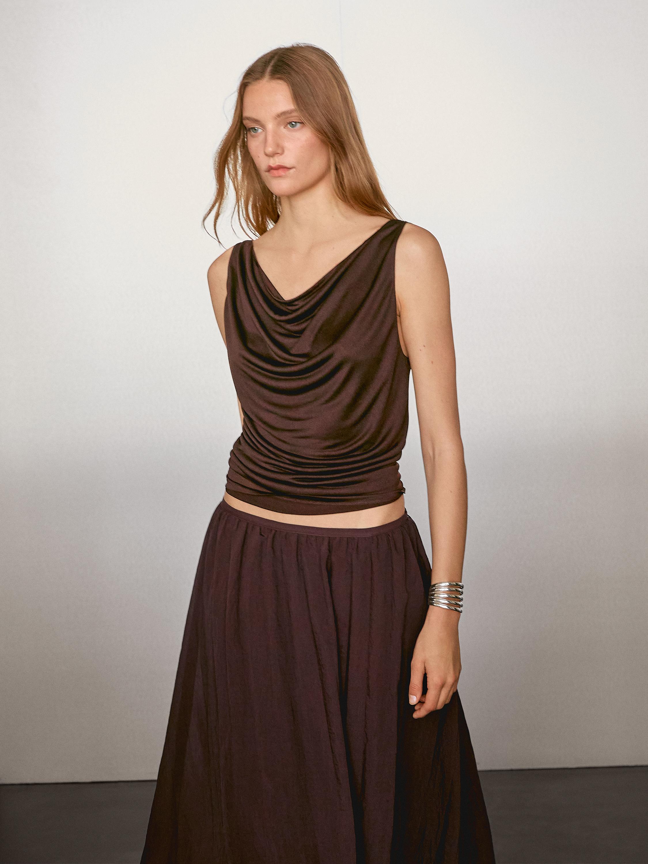 Falda midi globo plisada