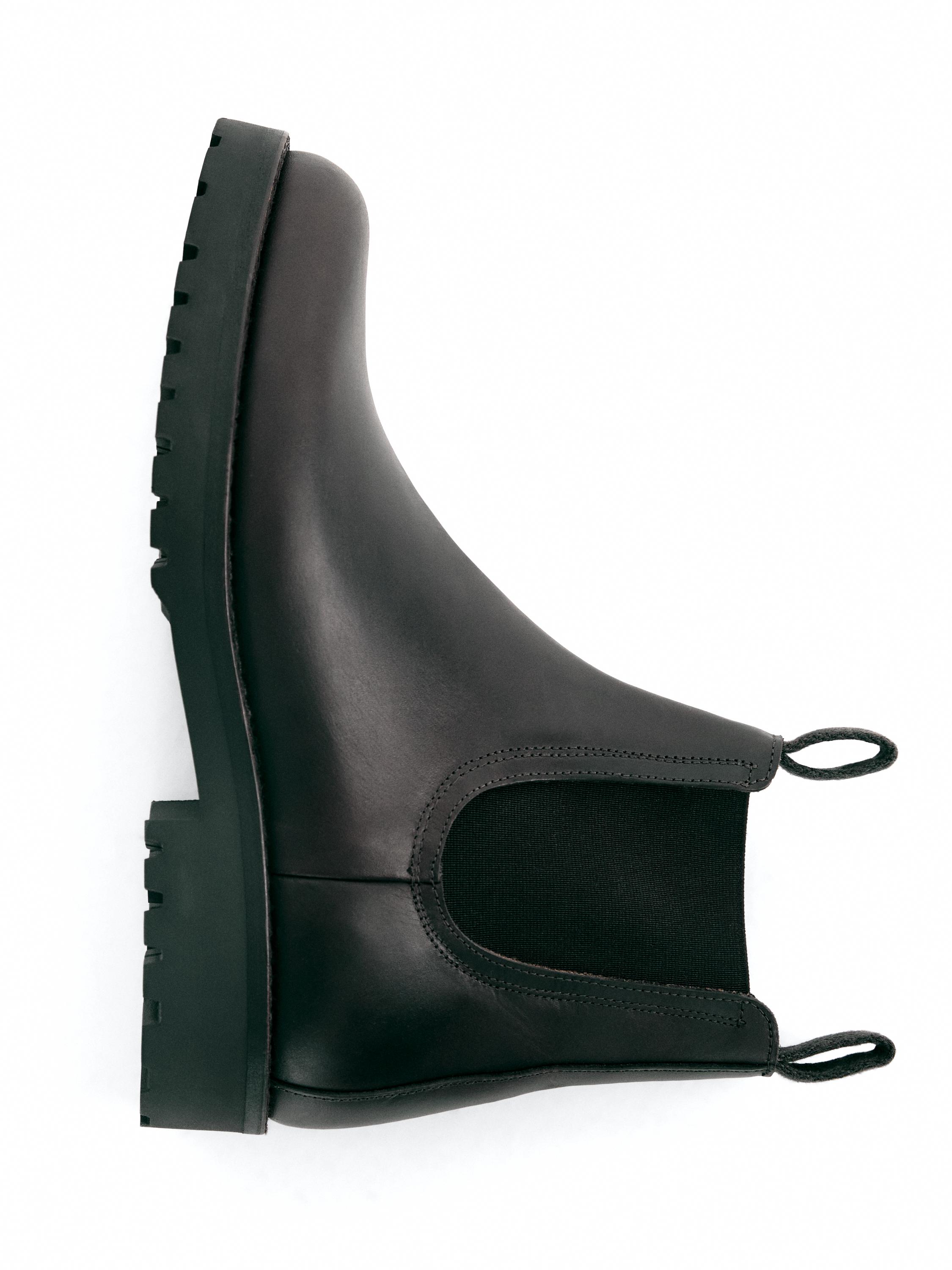 Leather Chelsea boots — BROWN