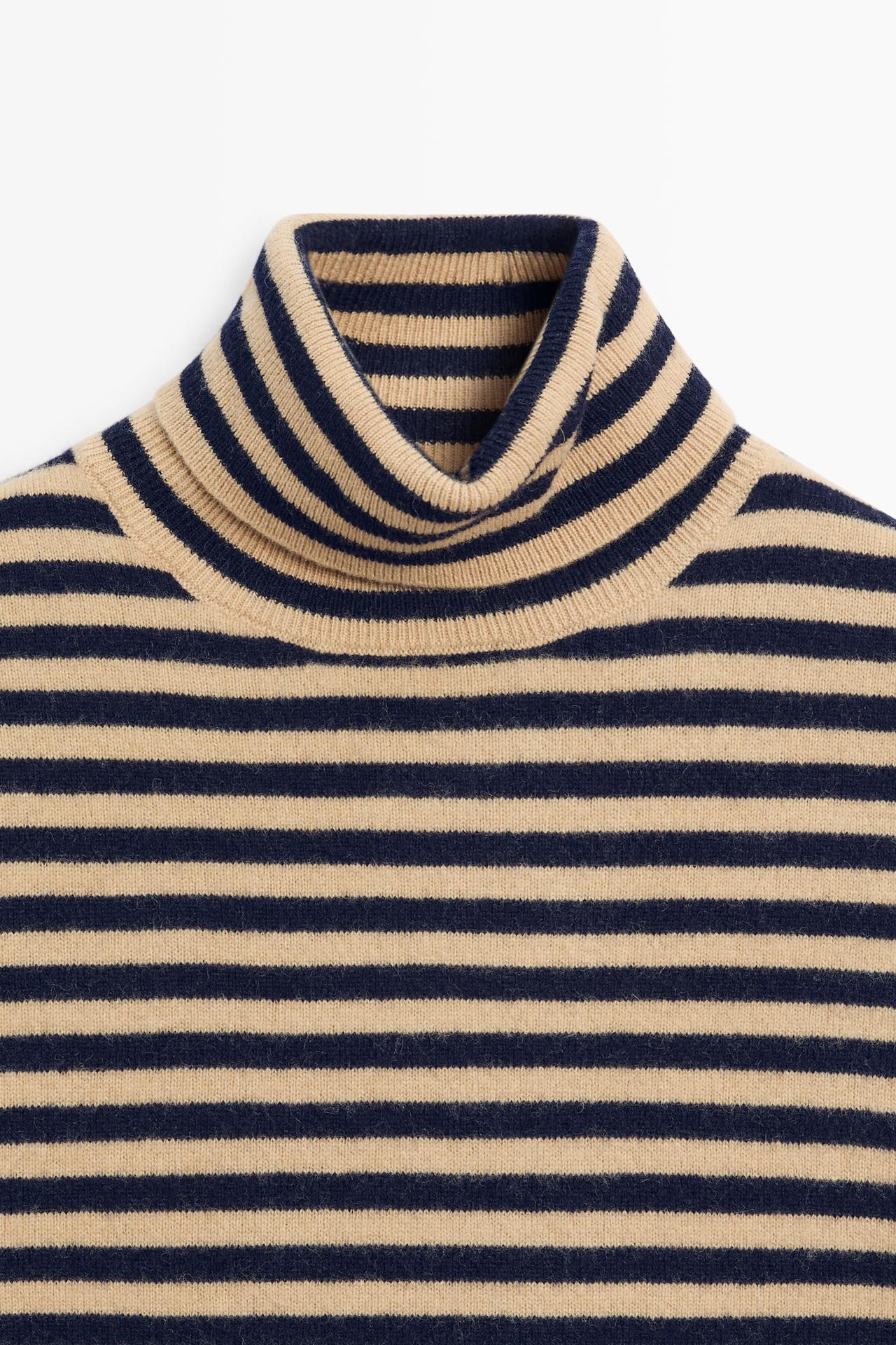 Wool-cashmere blend knit turtleneck sweater — NAVY BLUE