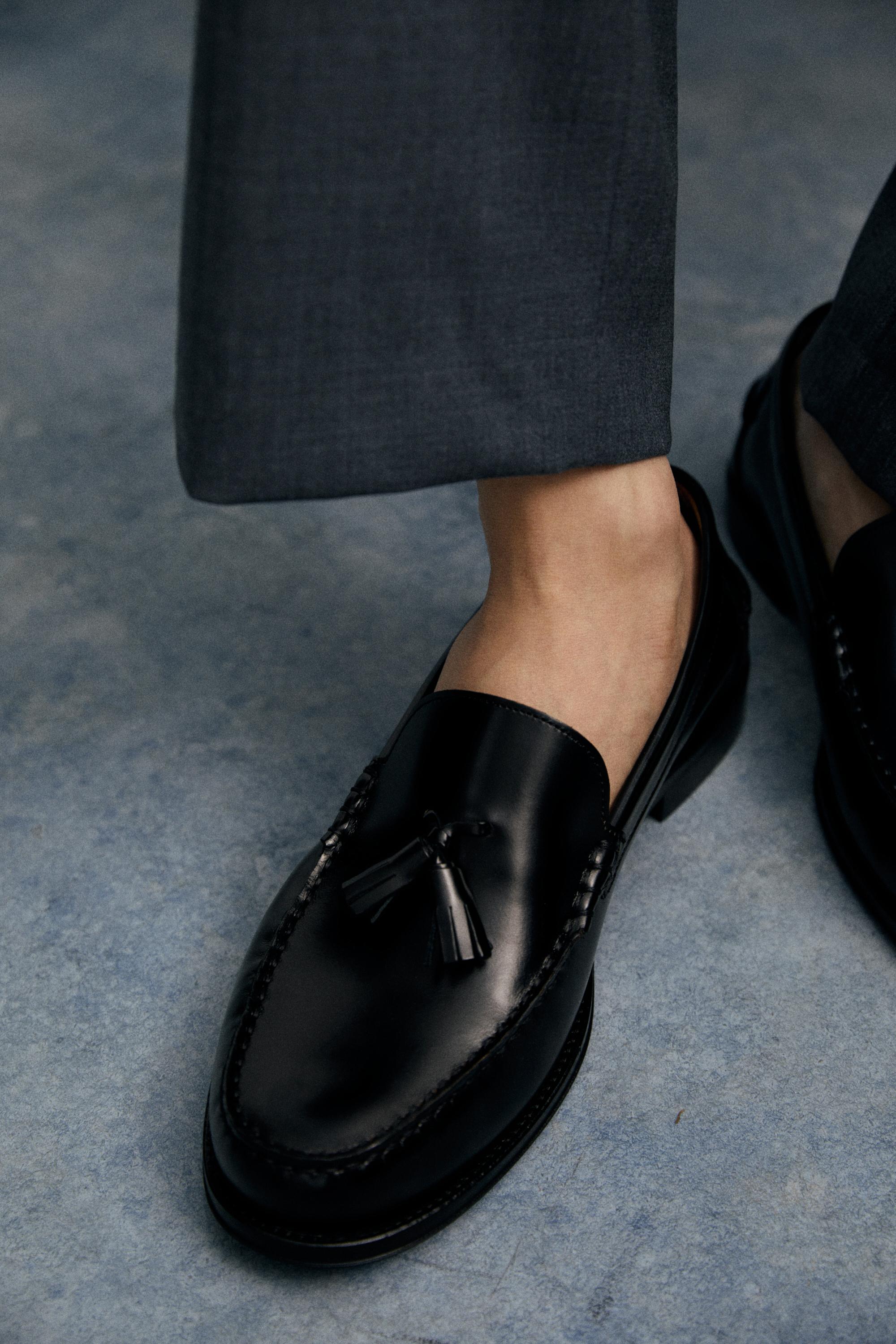 Leather tassel loafer — BLACK