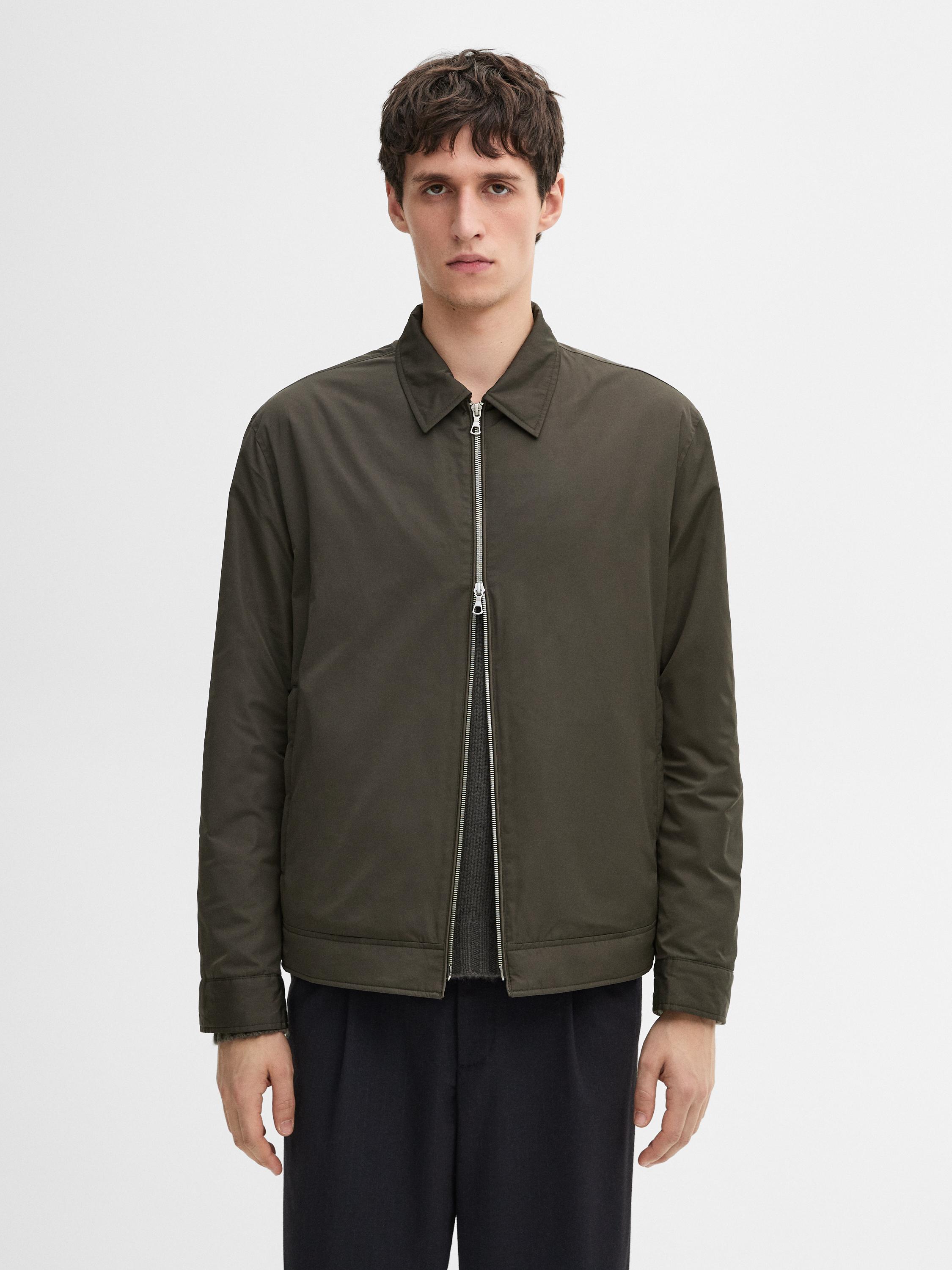 Lightweight zipped jacket