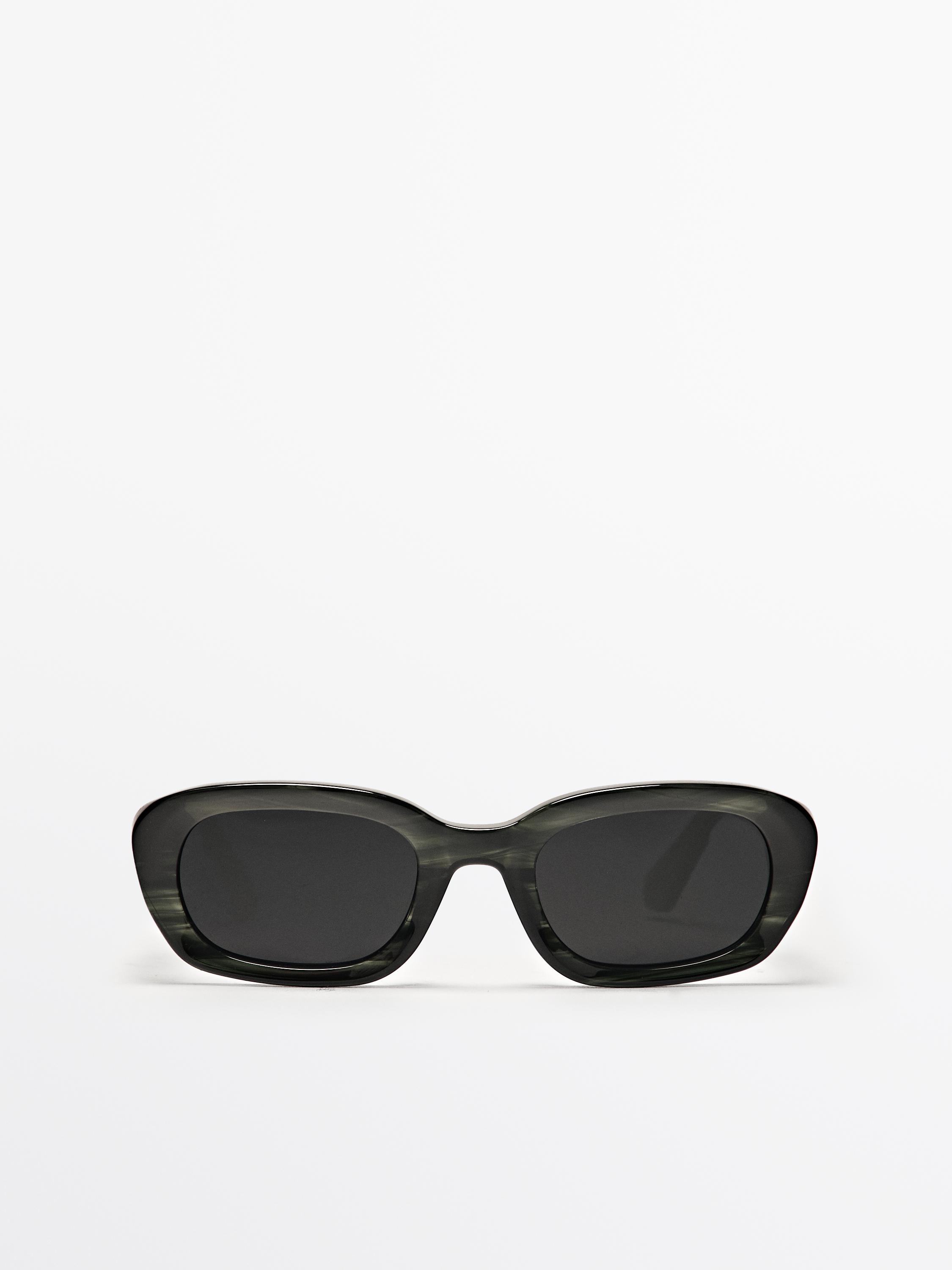 Eguzkitako betaurreko obalatuak