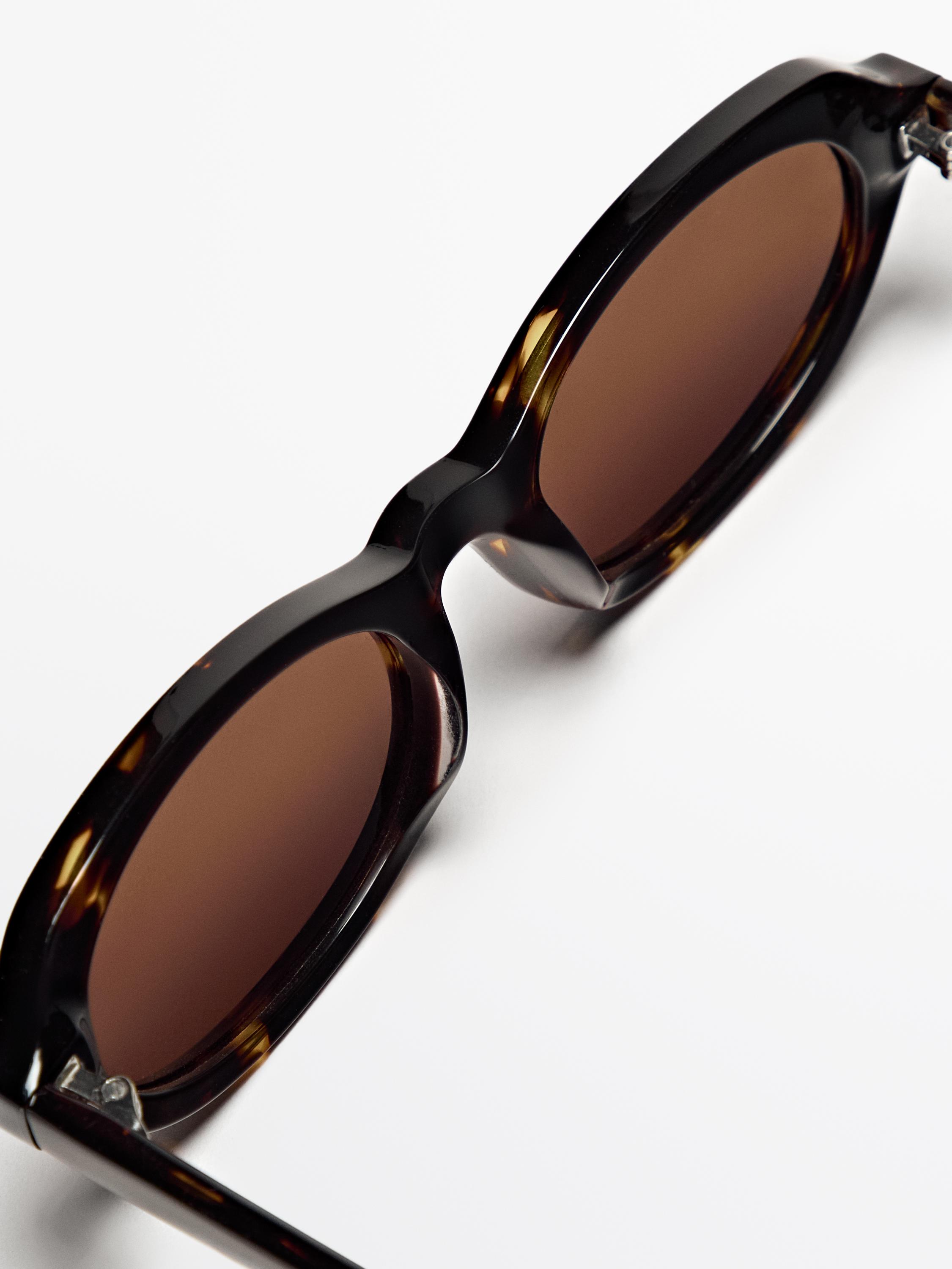 Tortoiseshell-effect mini oval sunglasses
