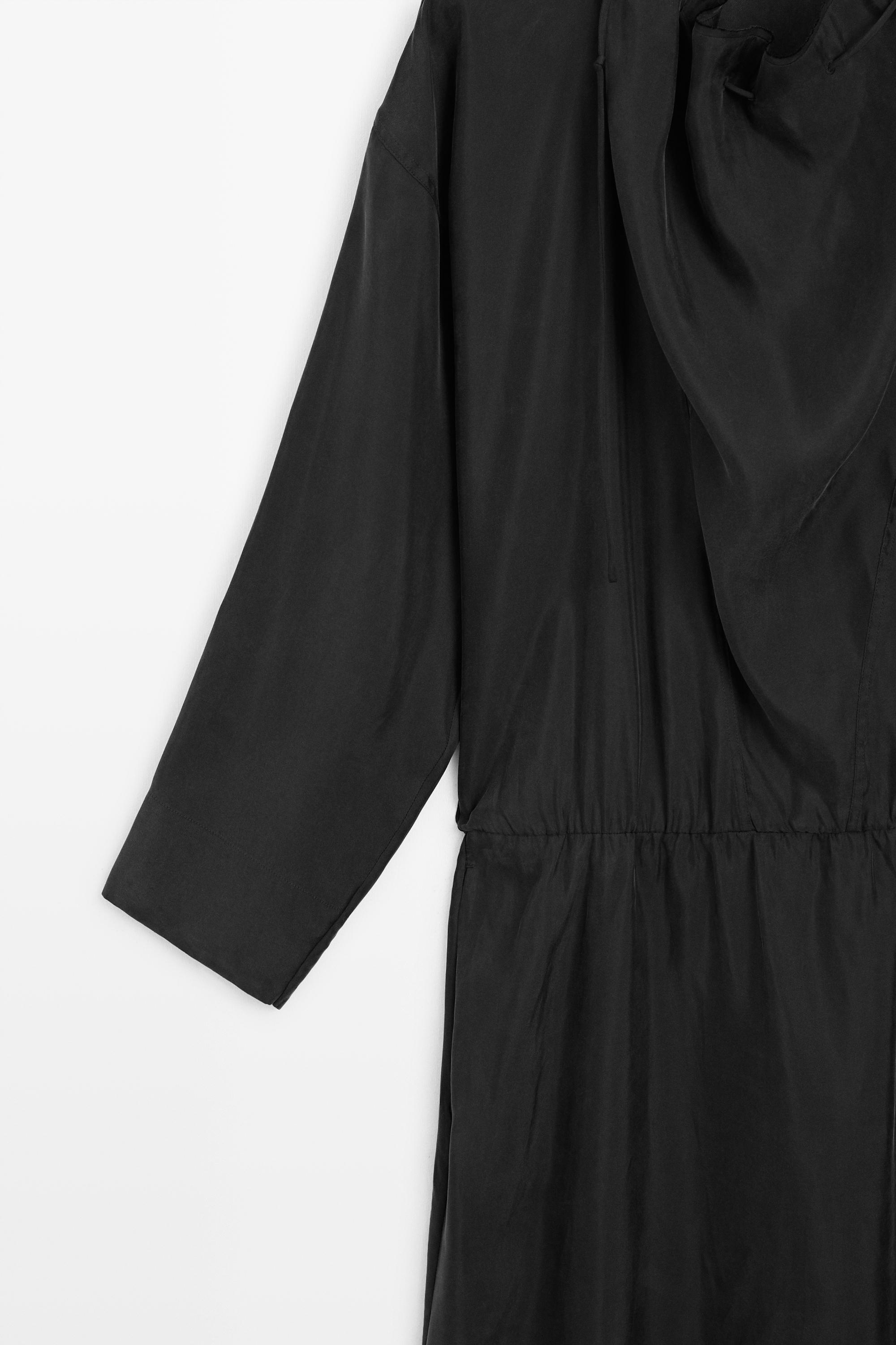 Fluid midi dress with collar detail — BLACK