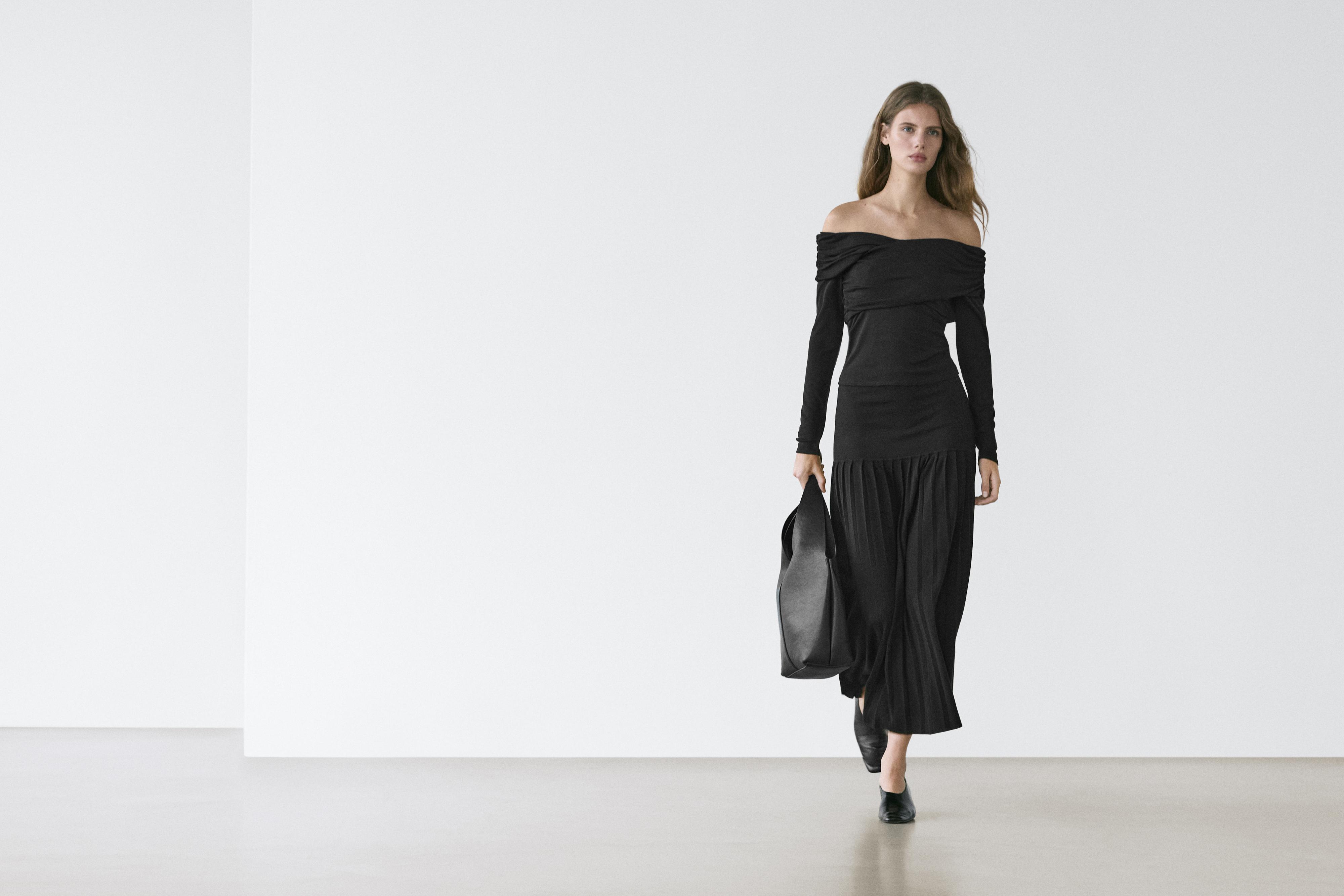 Midi skirt with box pleats — BLACK
